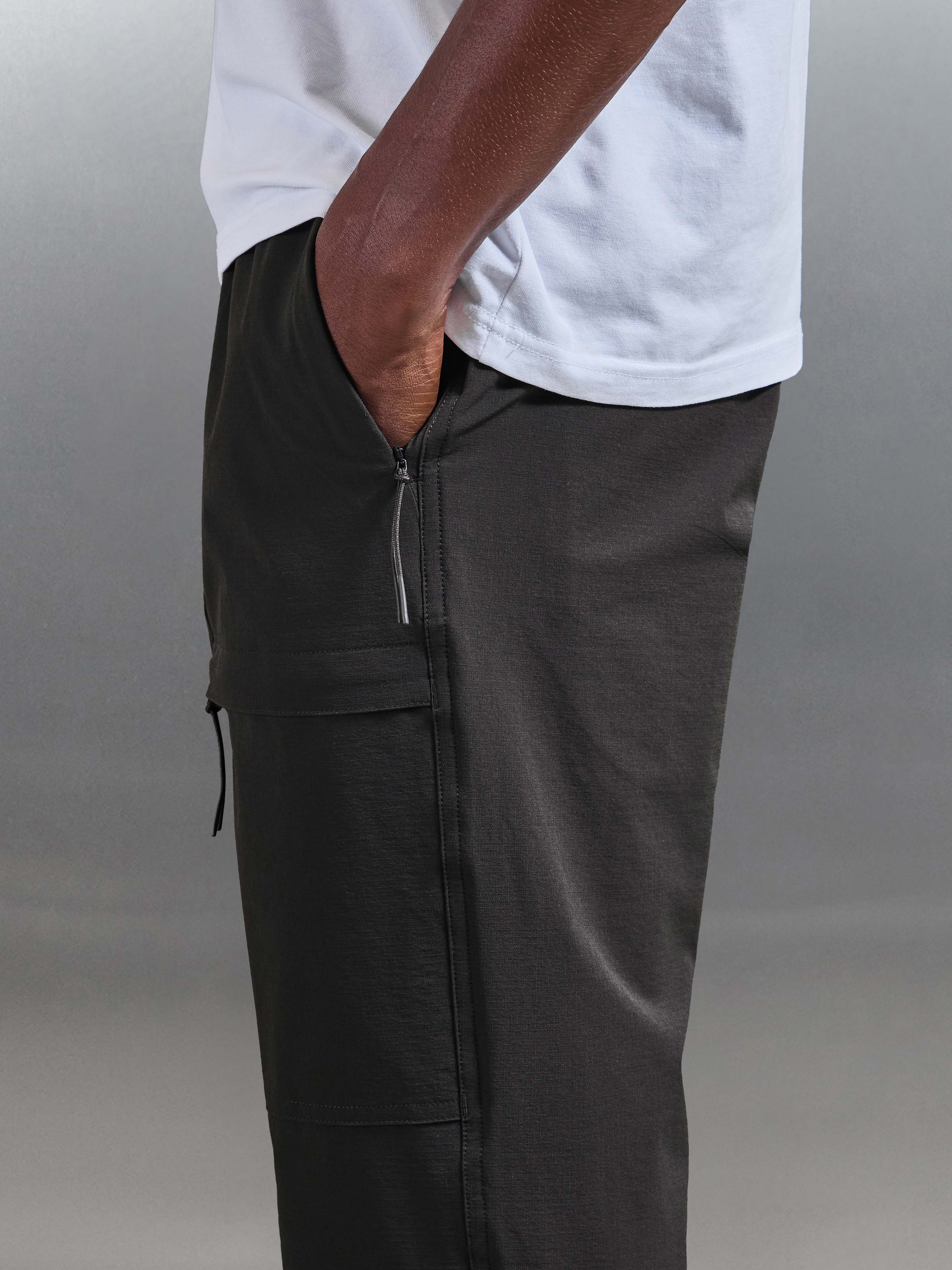 Front Pocket Technical Cargo Pant in Grey