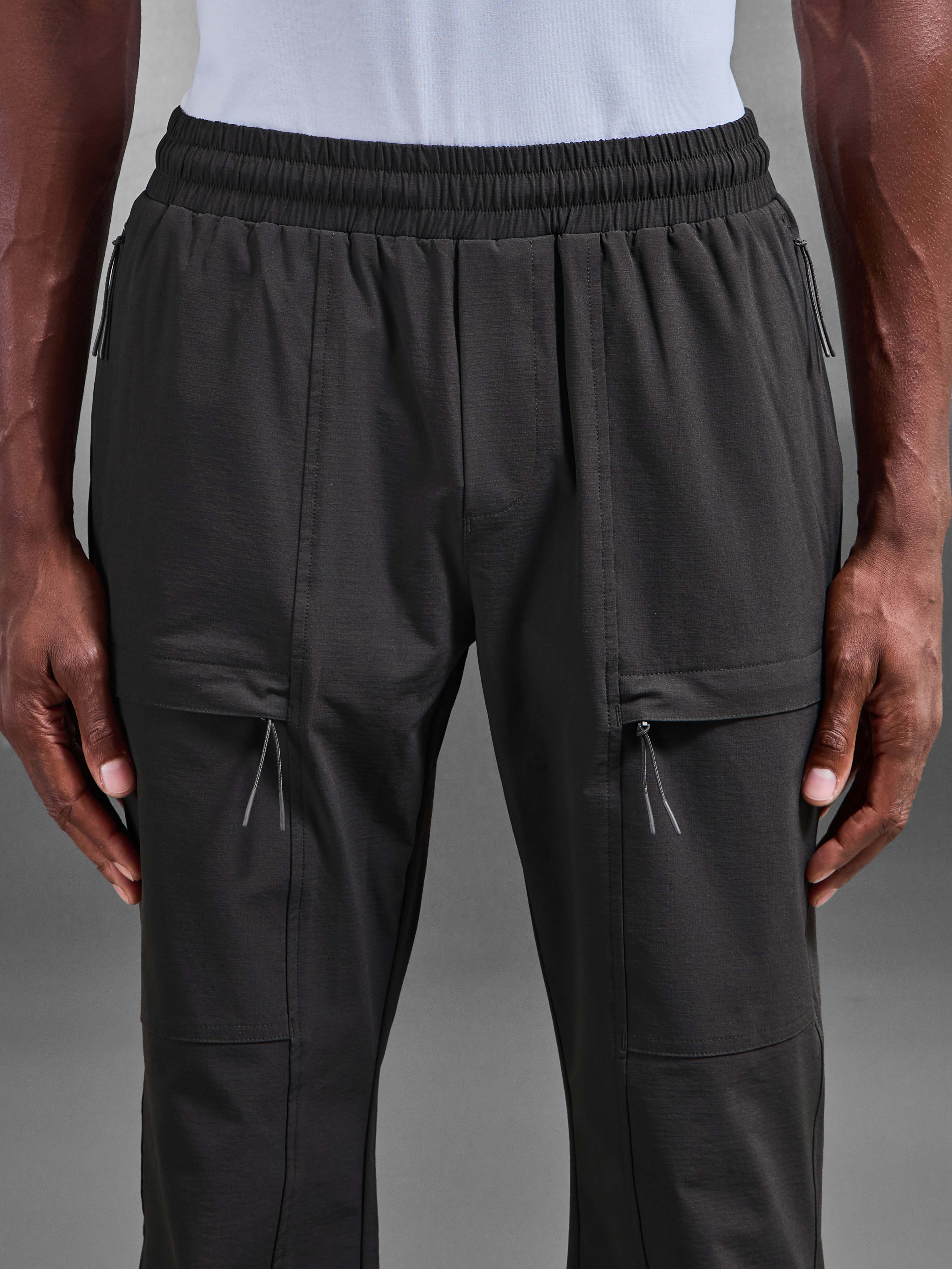 Front Pocket Technical Cargo Pant in Grey