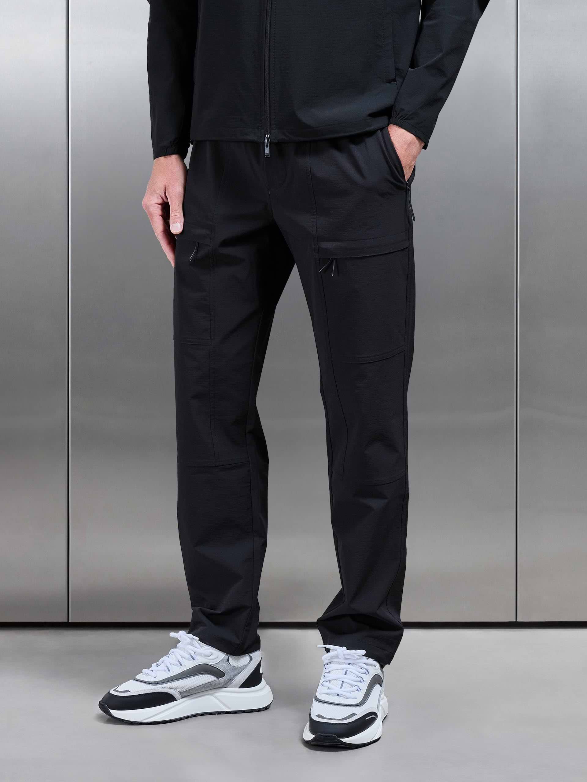 Front Pocket Technical Cargo Pant in Black