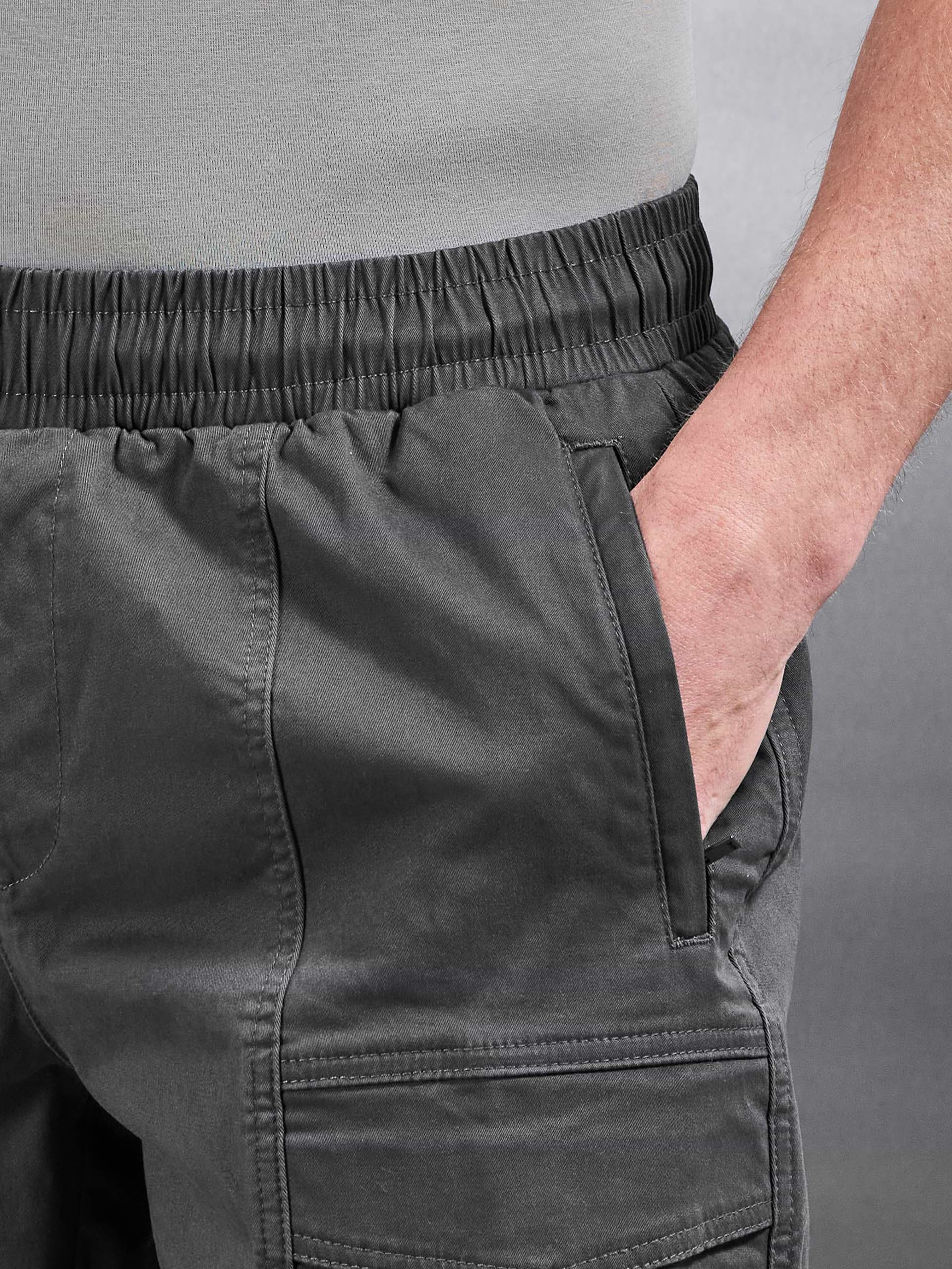 Front Stitch Cotton Cargo Short in Grey
