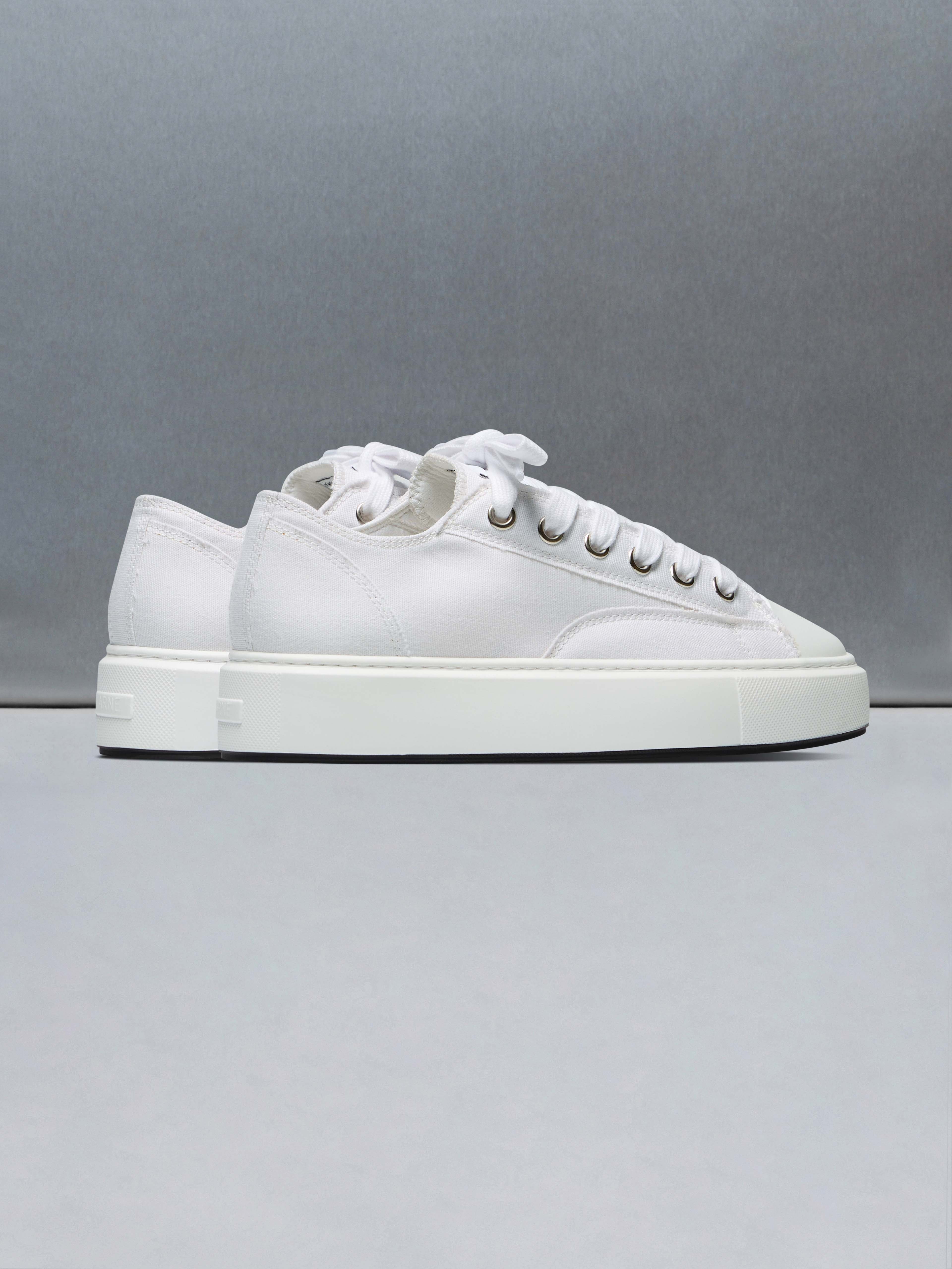 Homerun in Triple White