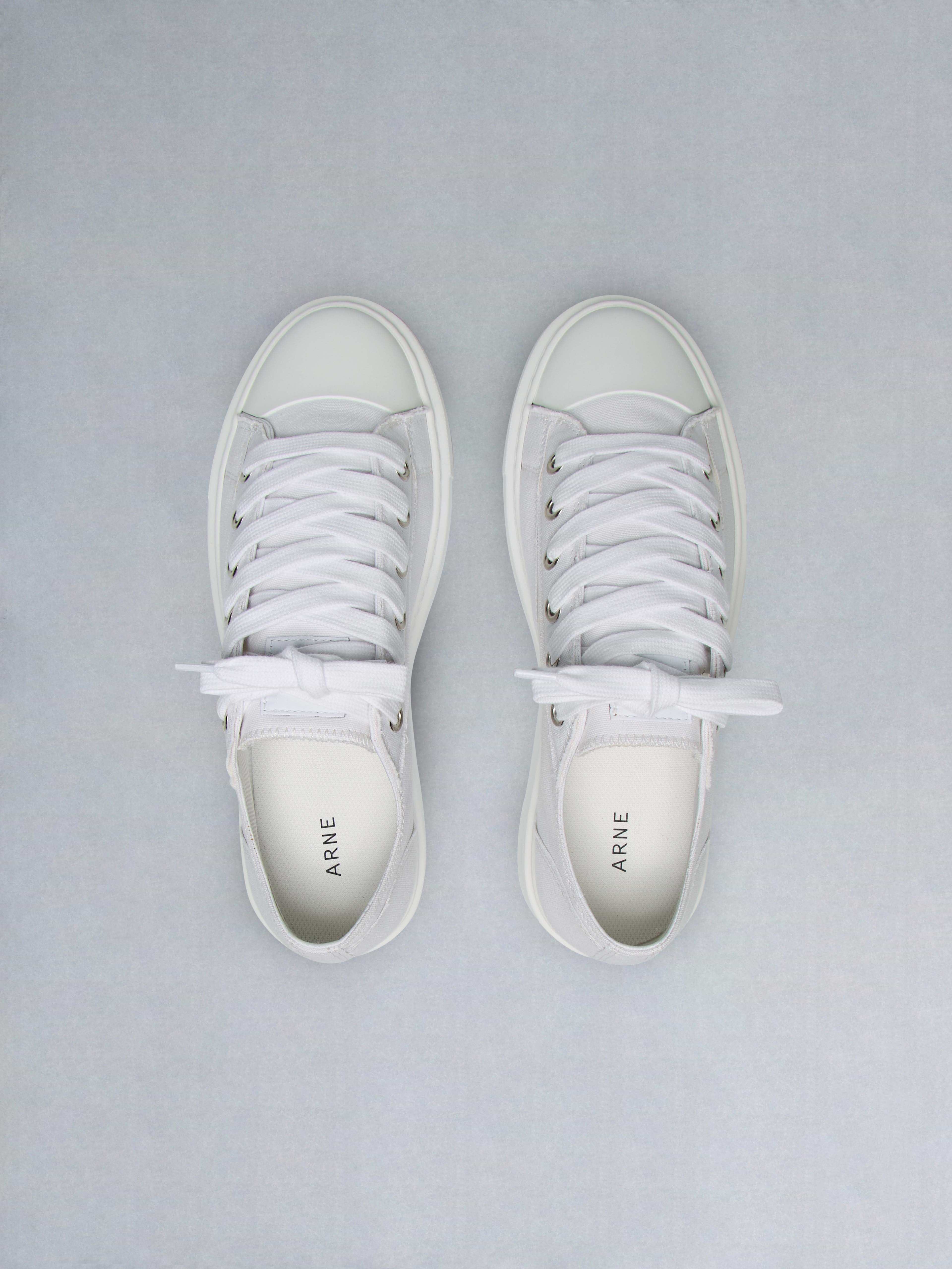 Homerun in Triple White
