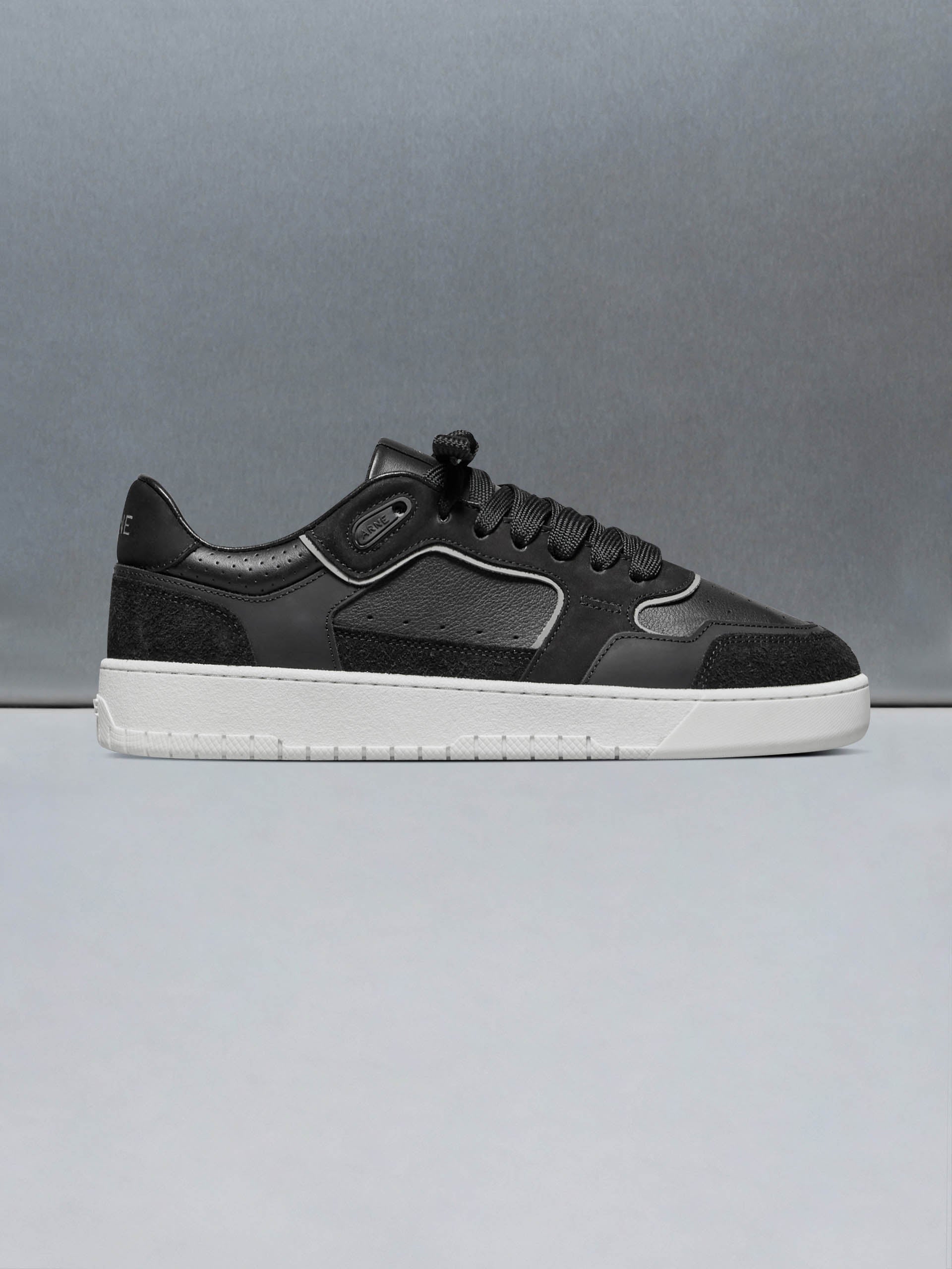 Hoop Trainer in Black