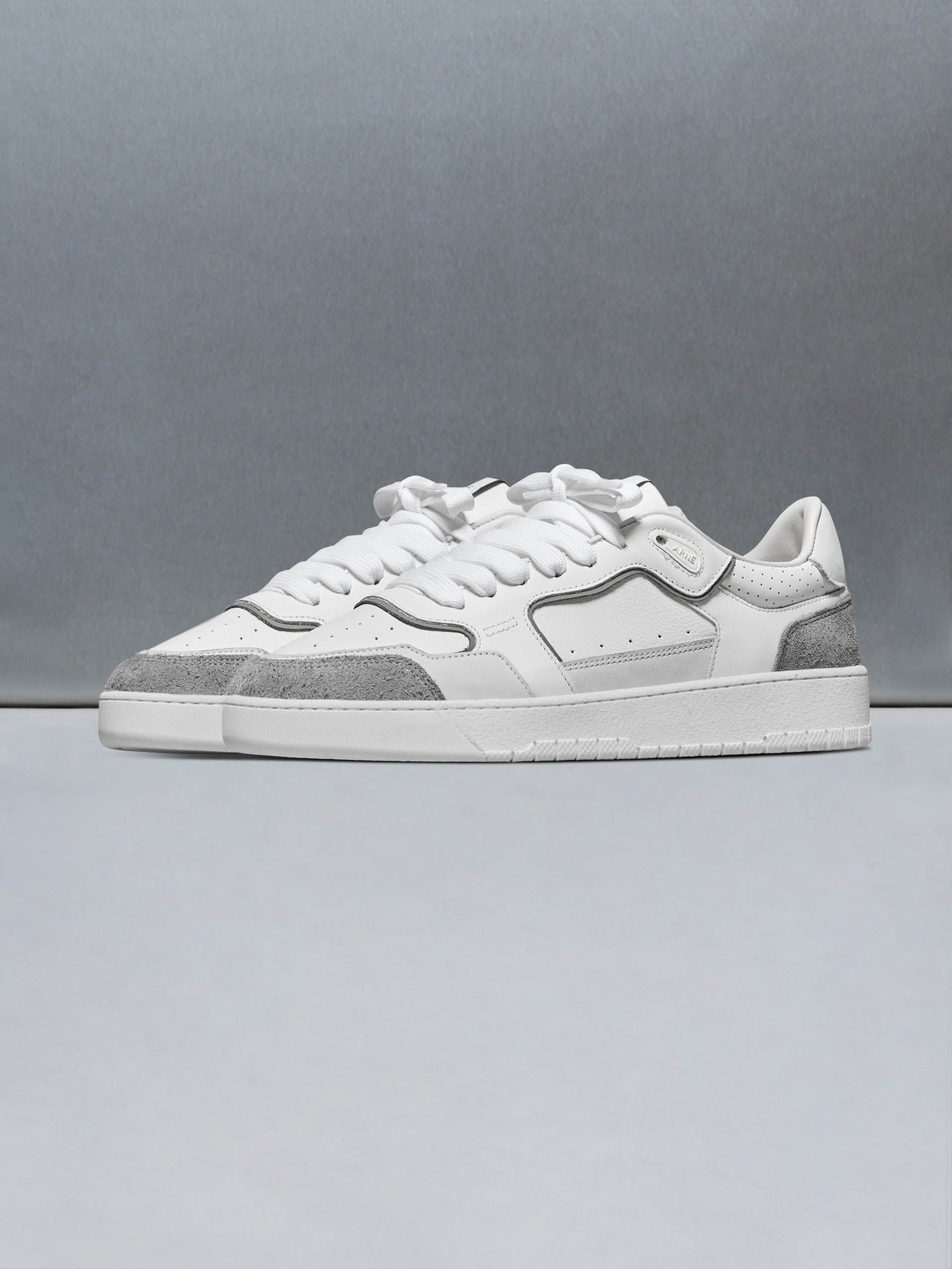 Hoop Trainer in White Grey