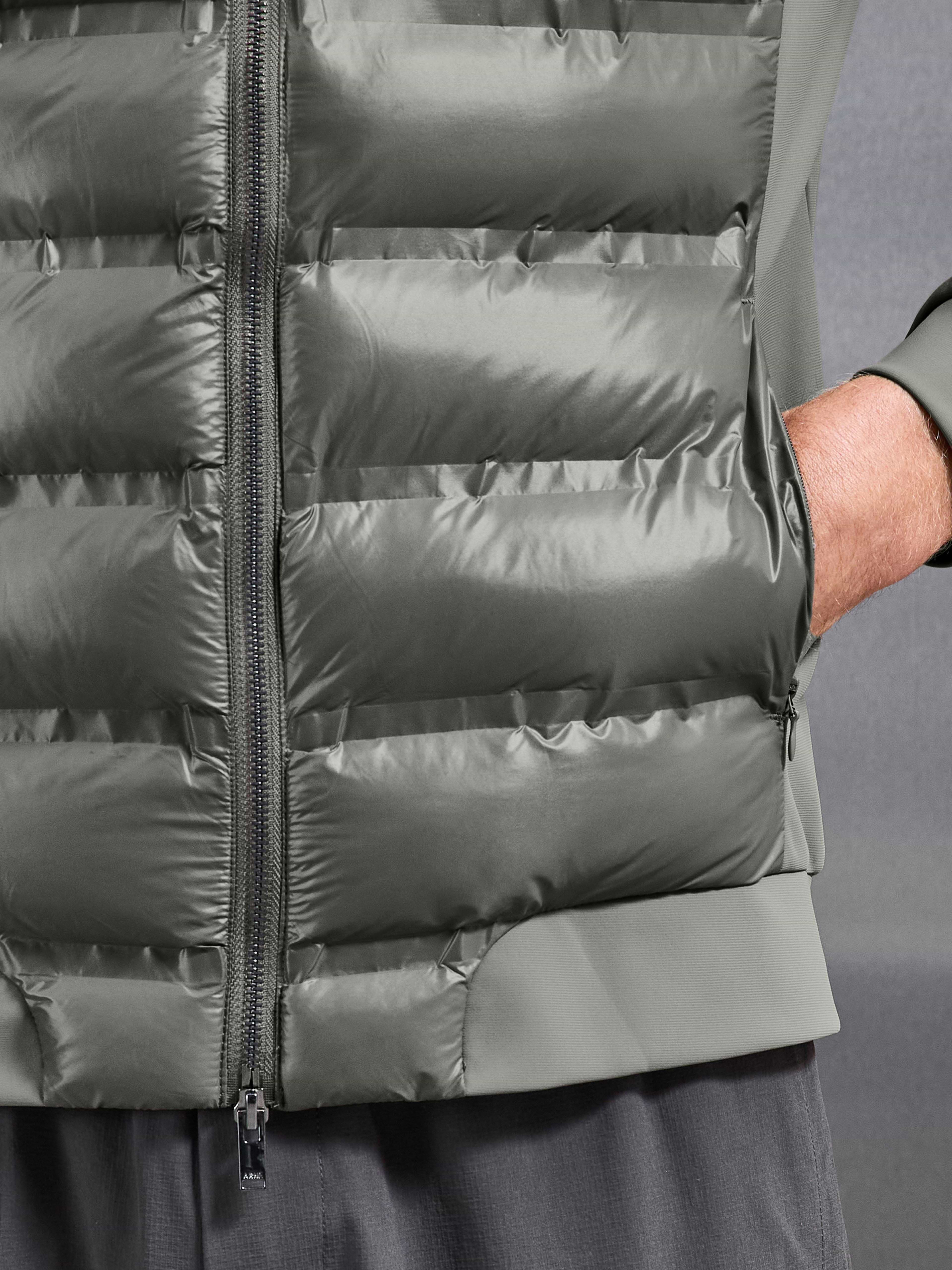 Hybrid Puffer Jacket in Olive