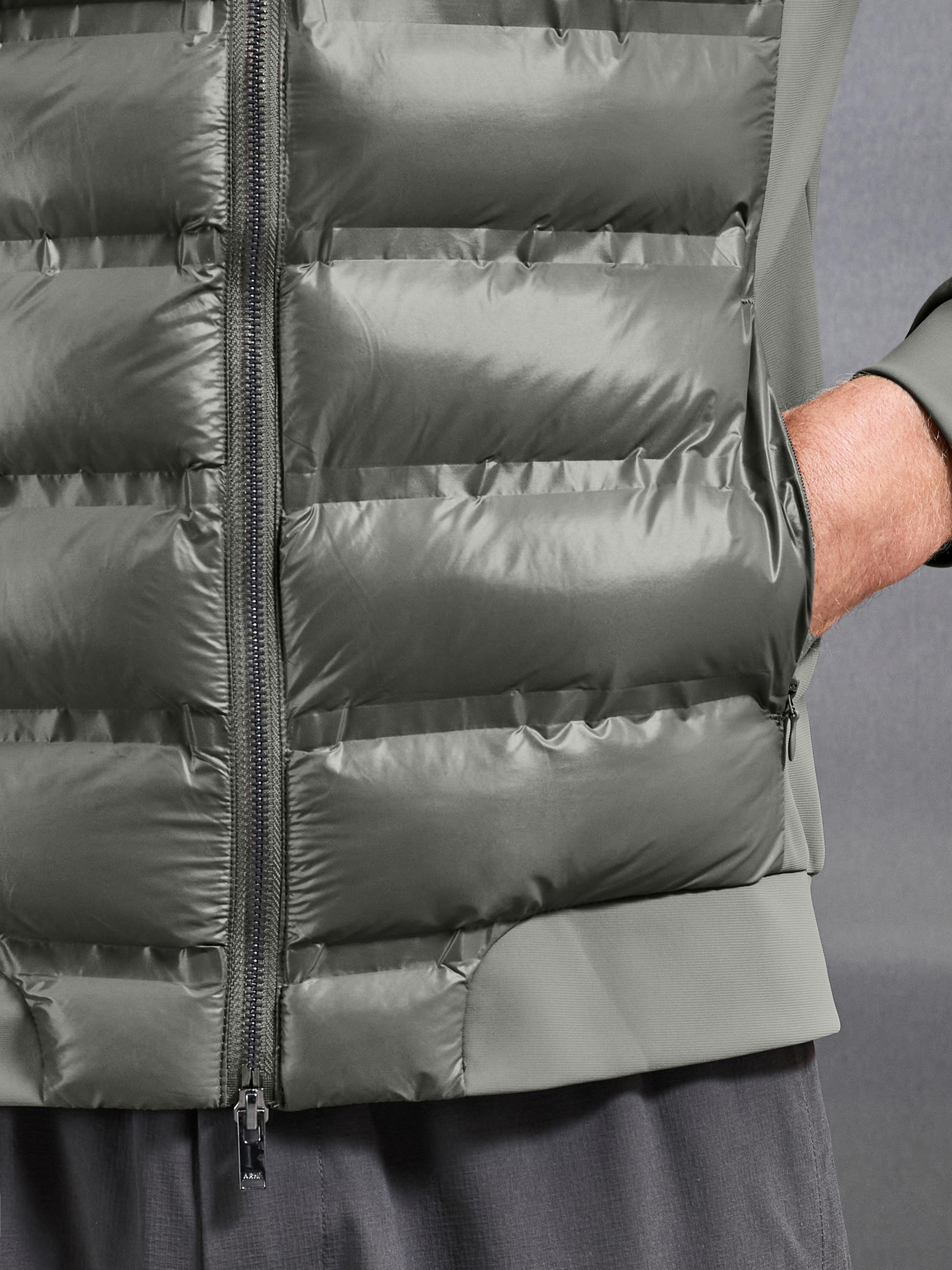 Hybrid Puffer Jacket in Olive