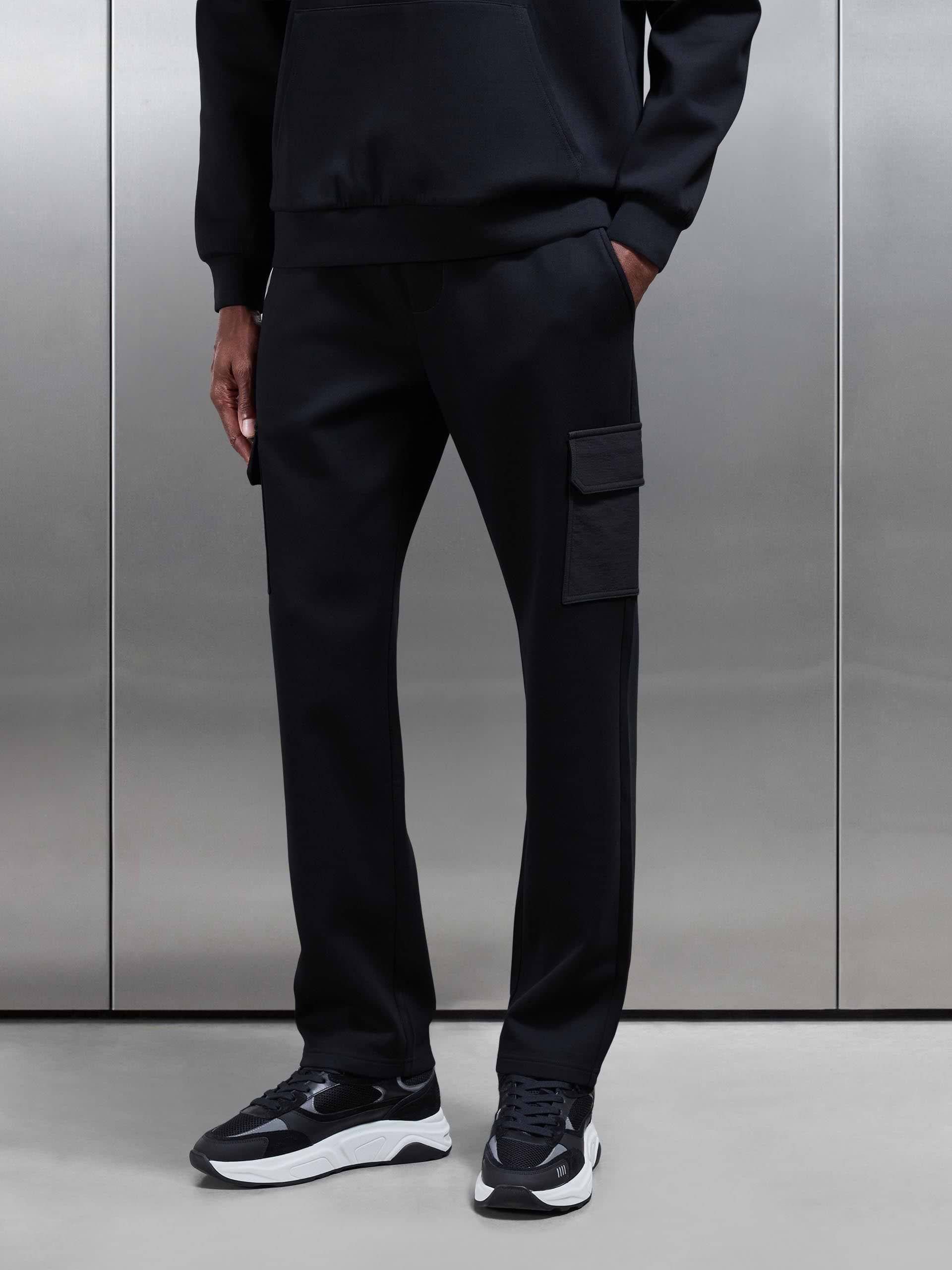 Hybrid Cargo Jogger in Black