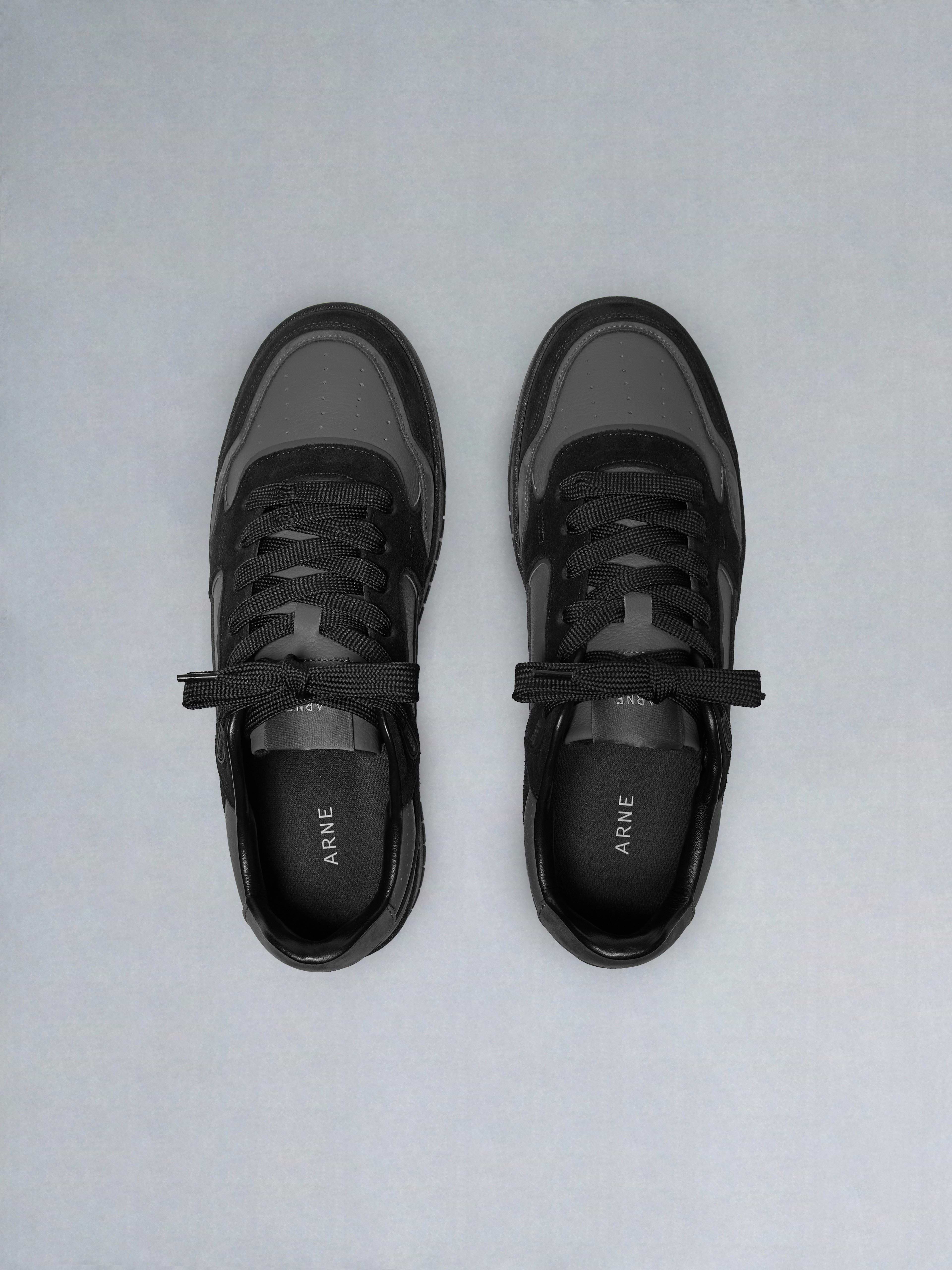Hoop Trainer in Black Charcoal