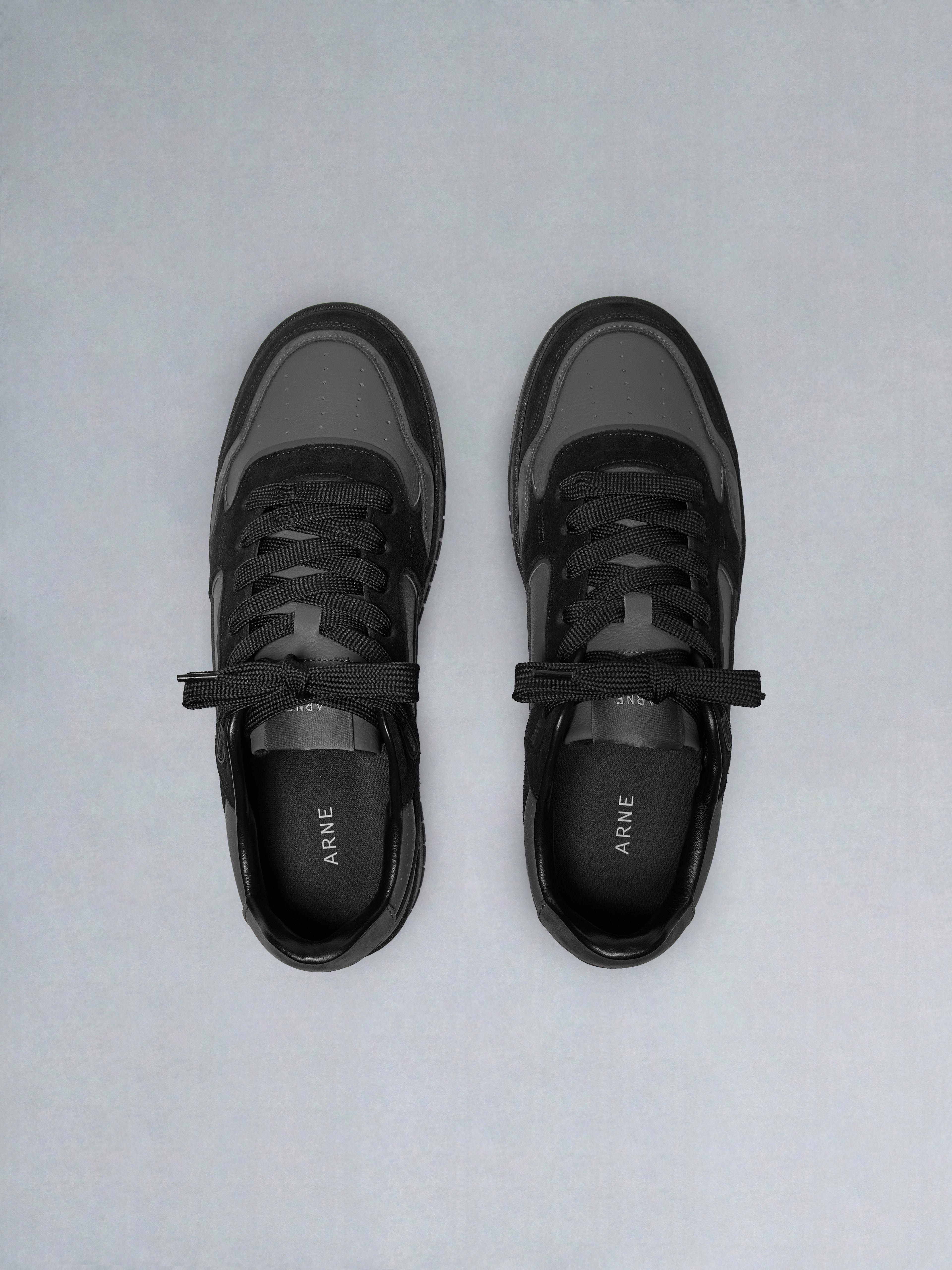 Hoop Trainer in Black Charcoal
