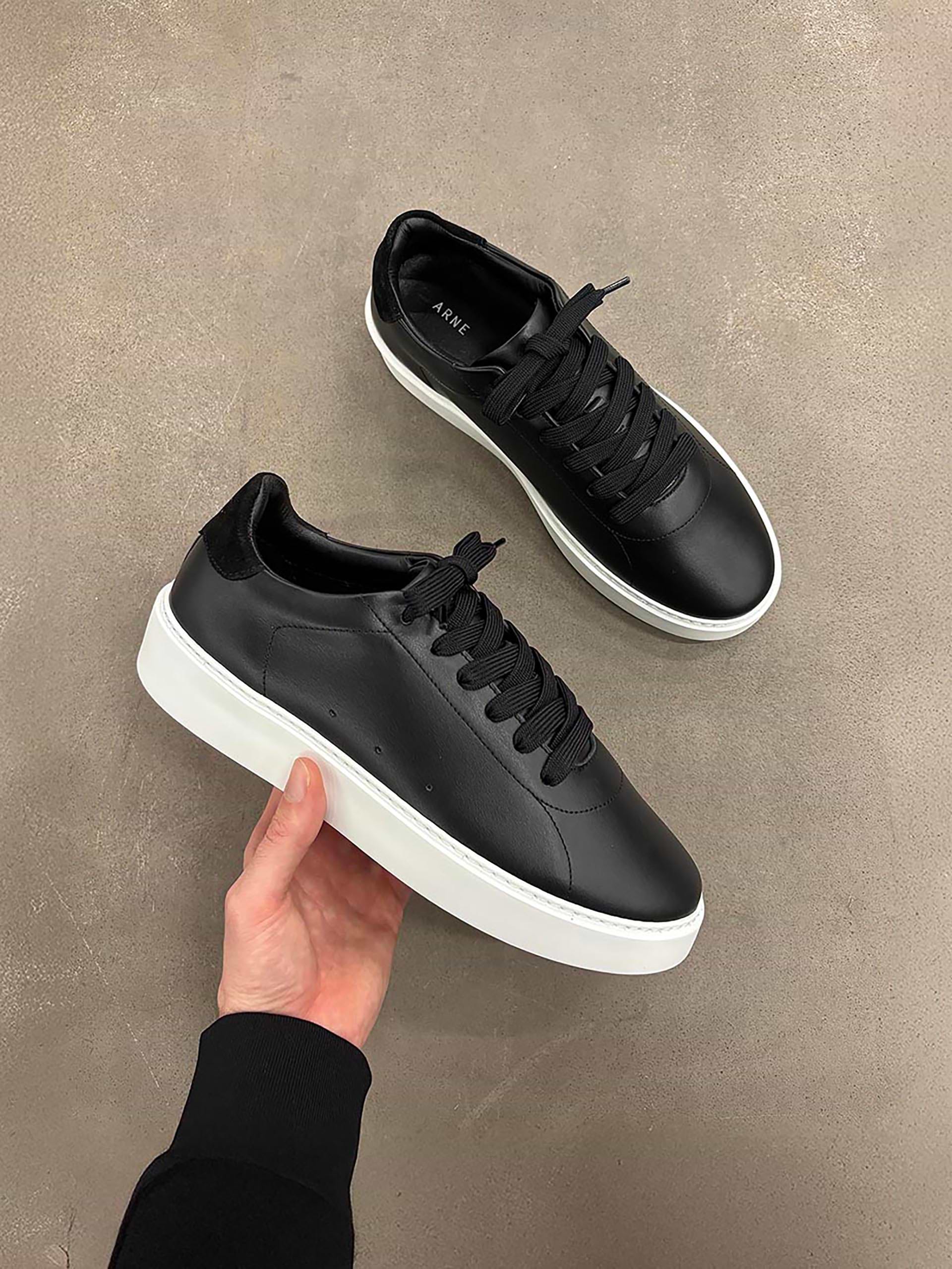 Everyday Leather Trainer in Black
