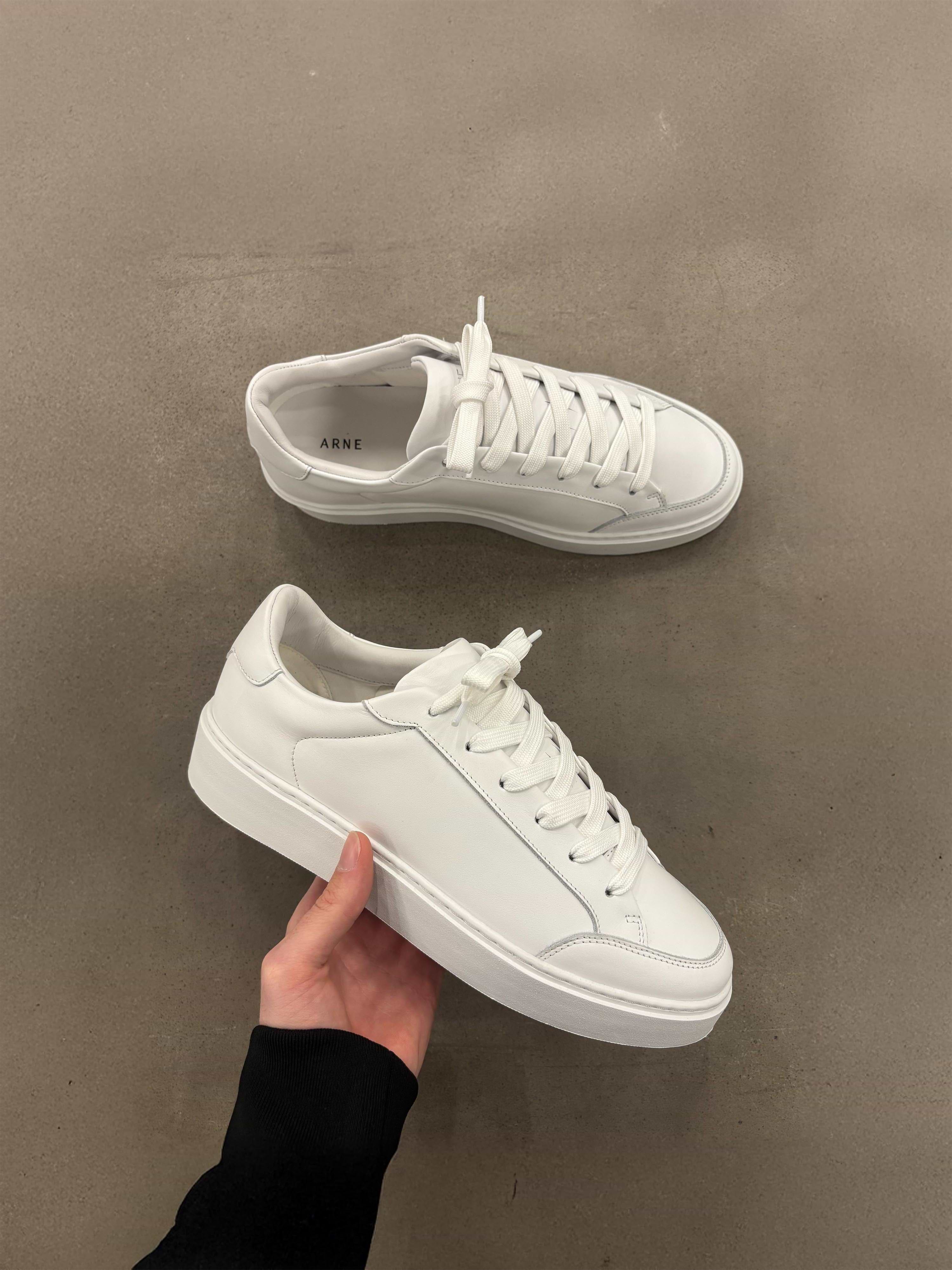 Mid Court Trainer 2.0 in White