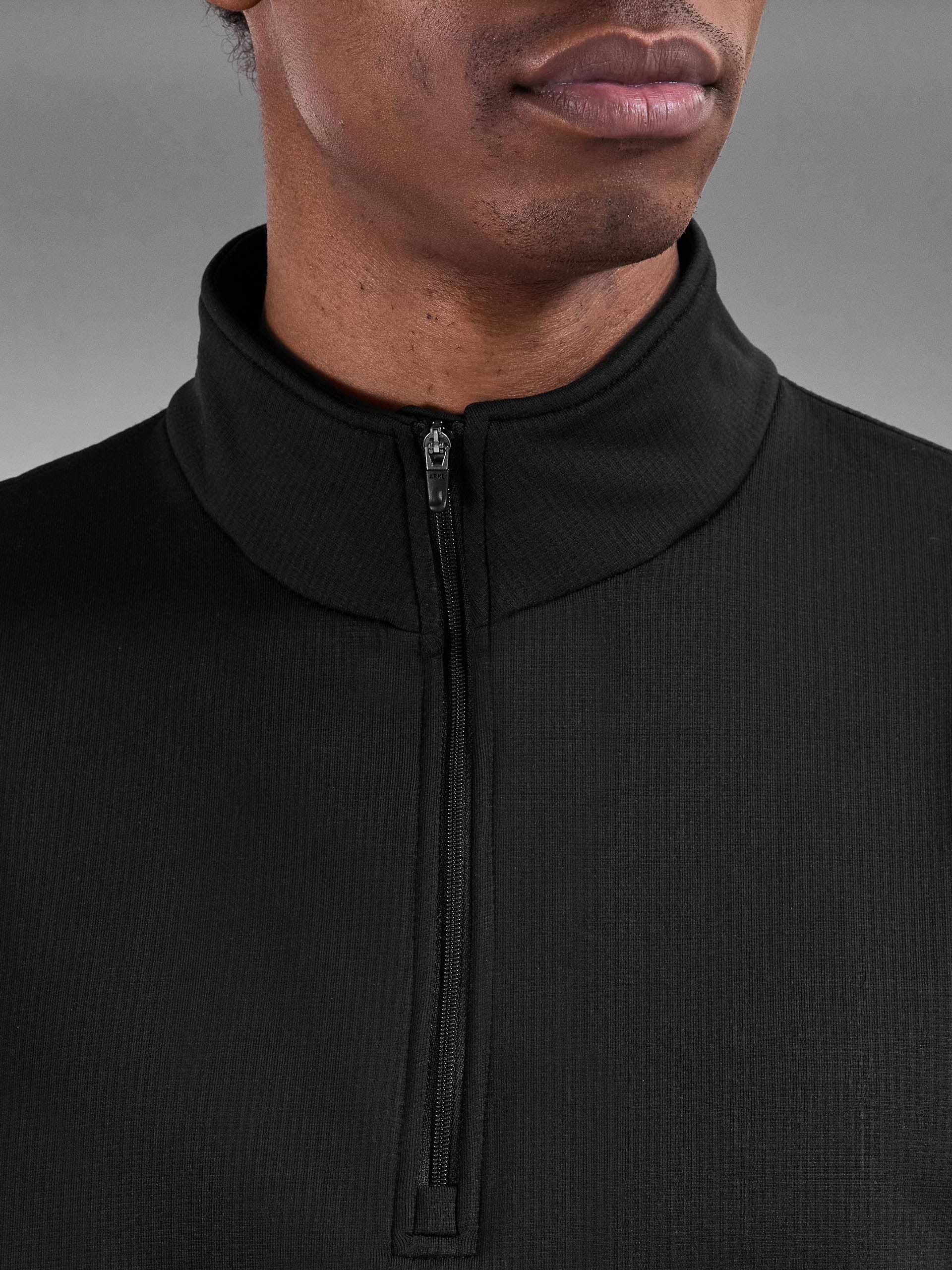 Insulating Golf Mid Layer in Black