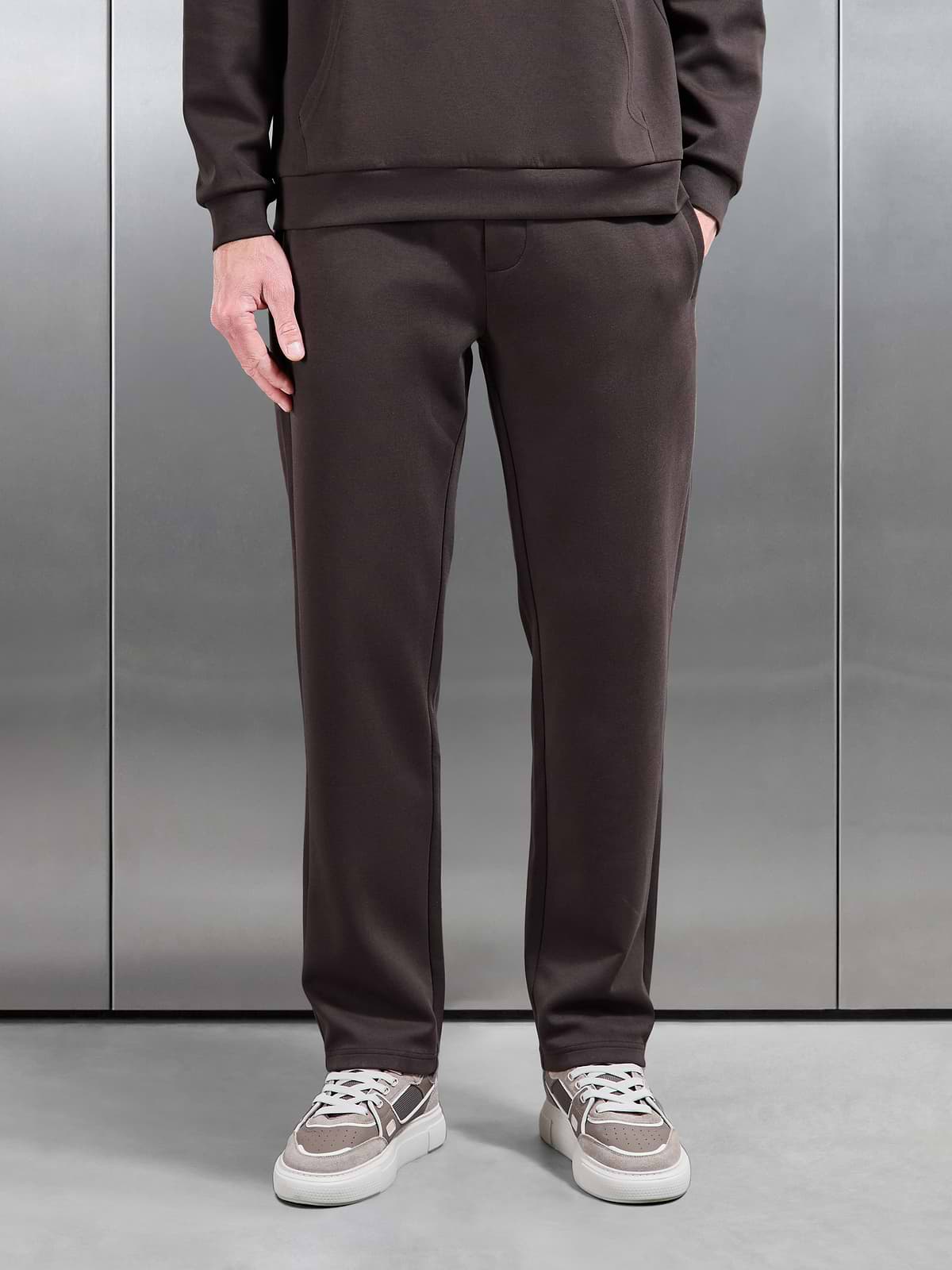 Interllock Interlock Jersey Straight Leg Jogger in Brown | ARNE NL