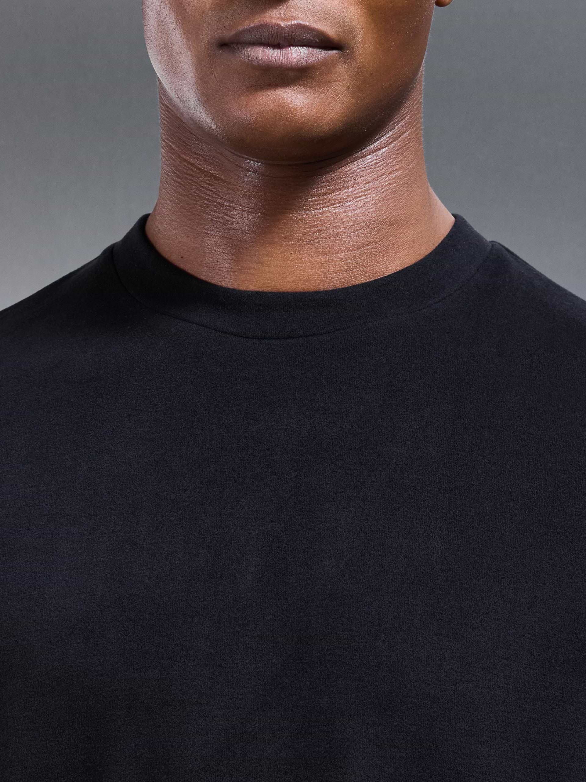Knitted Textured Relaxed Fit T-Shirt in Black