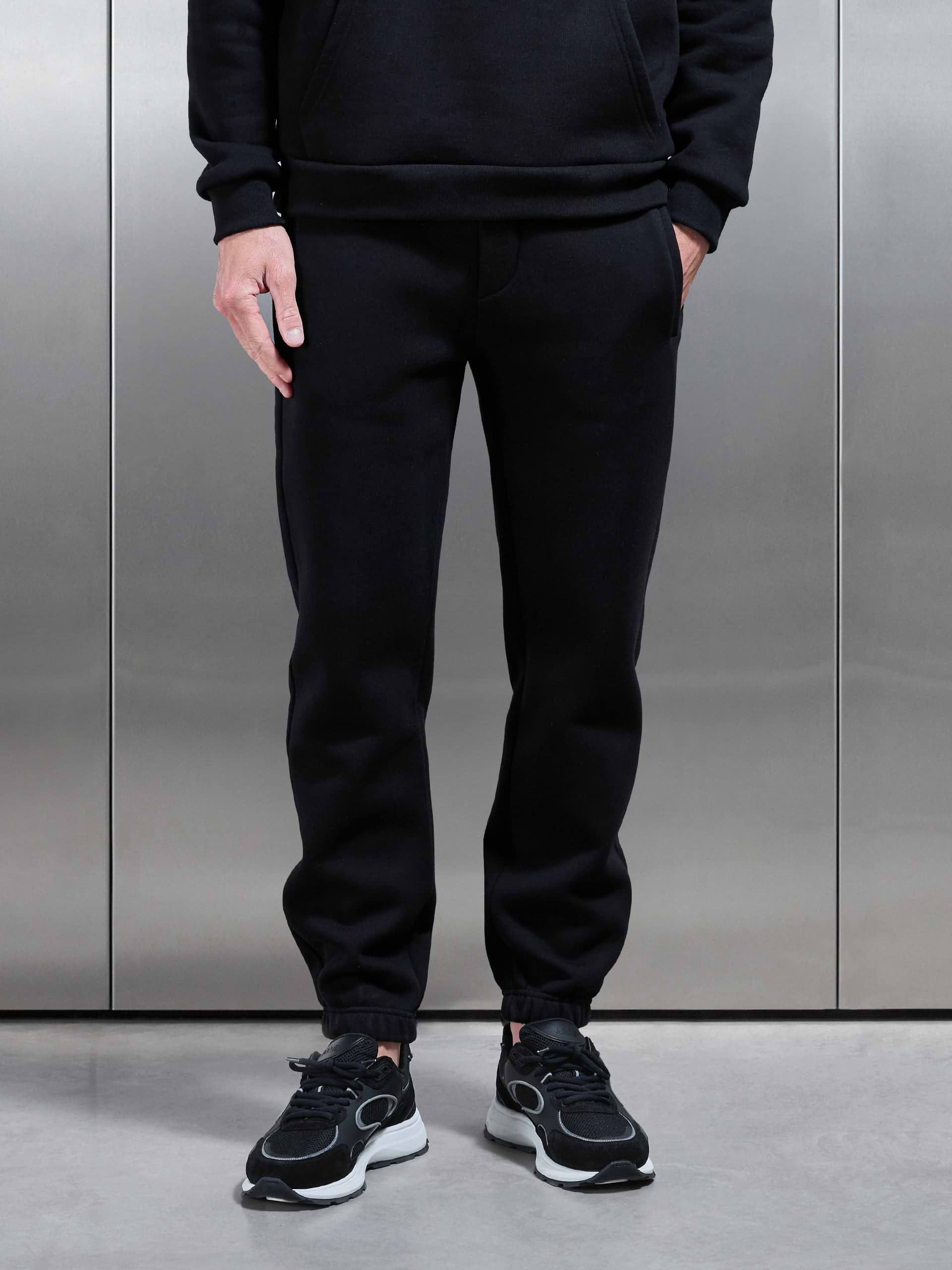 Relaxed Fit Jogger in Black