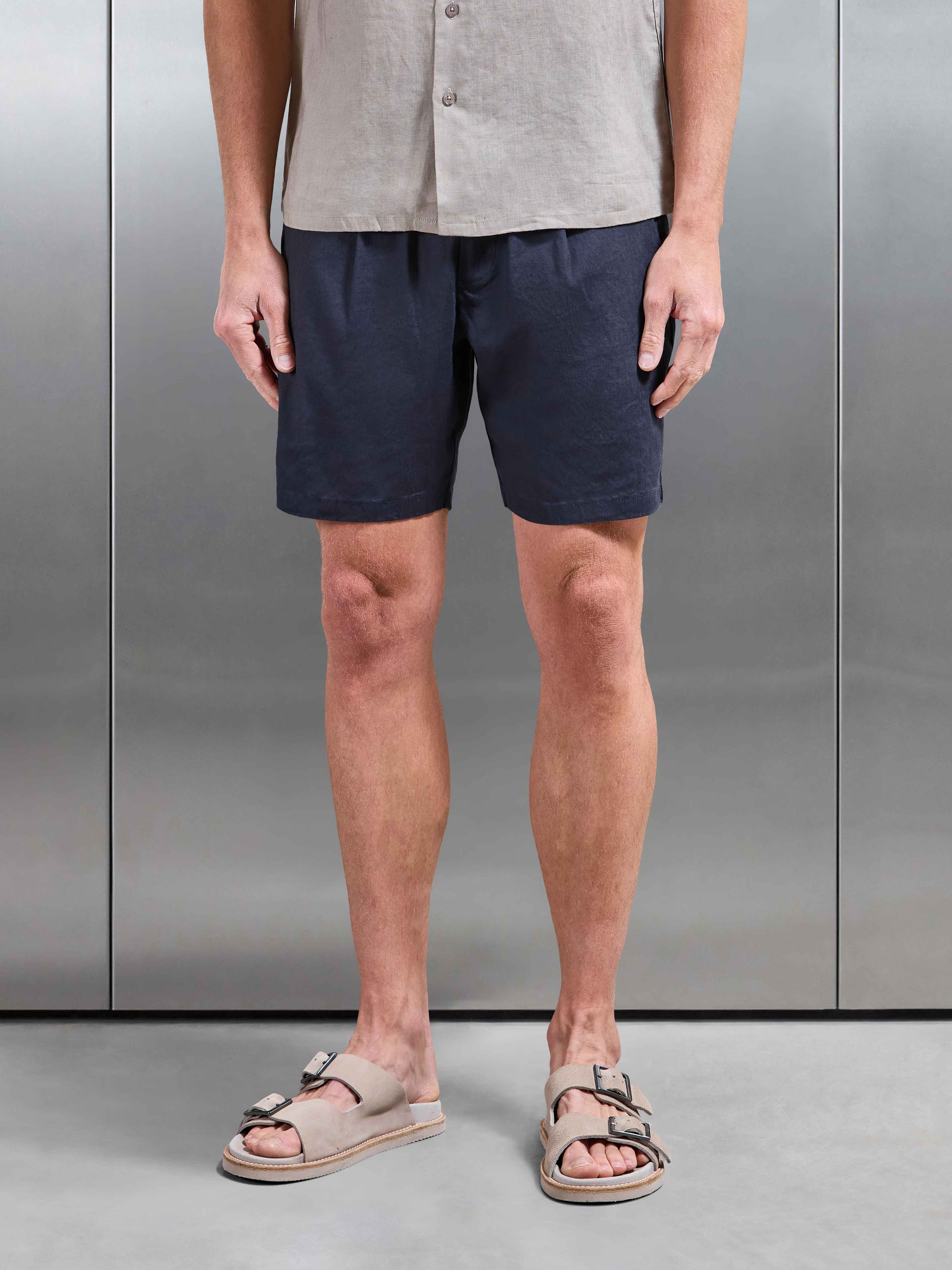 Linen Drawstring Short in Navy