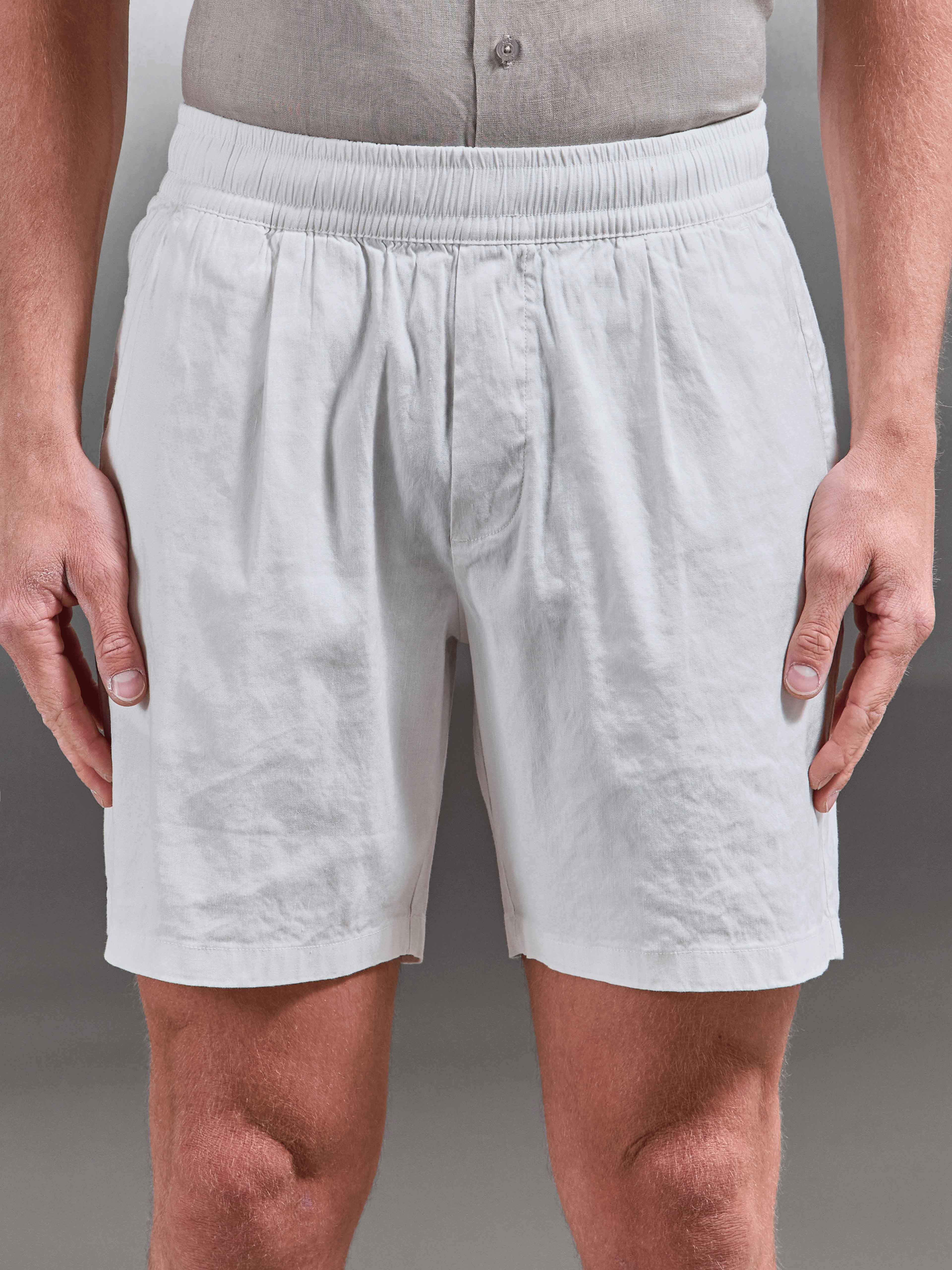 Linen Drawstring Short in Off White