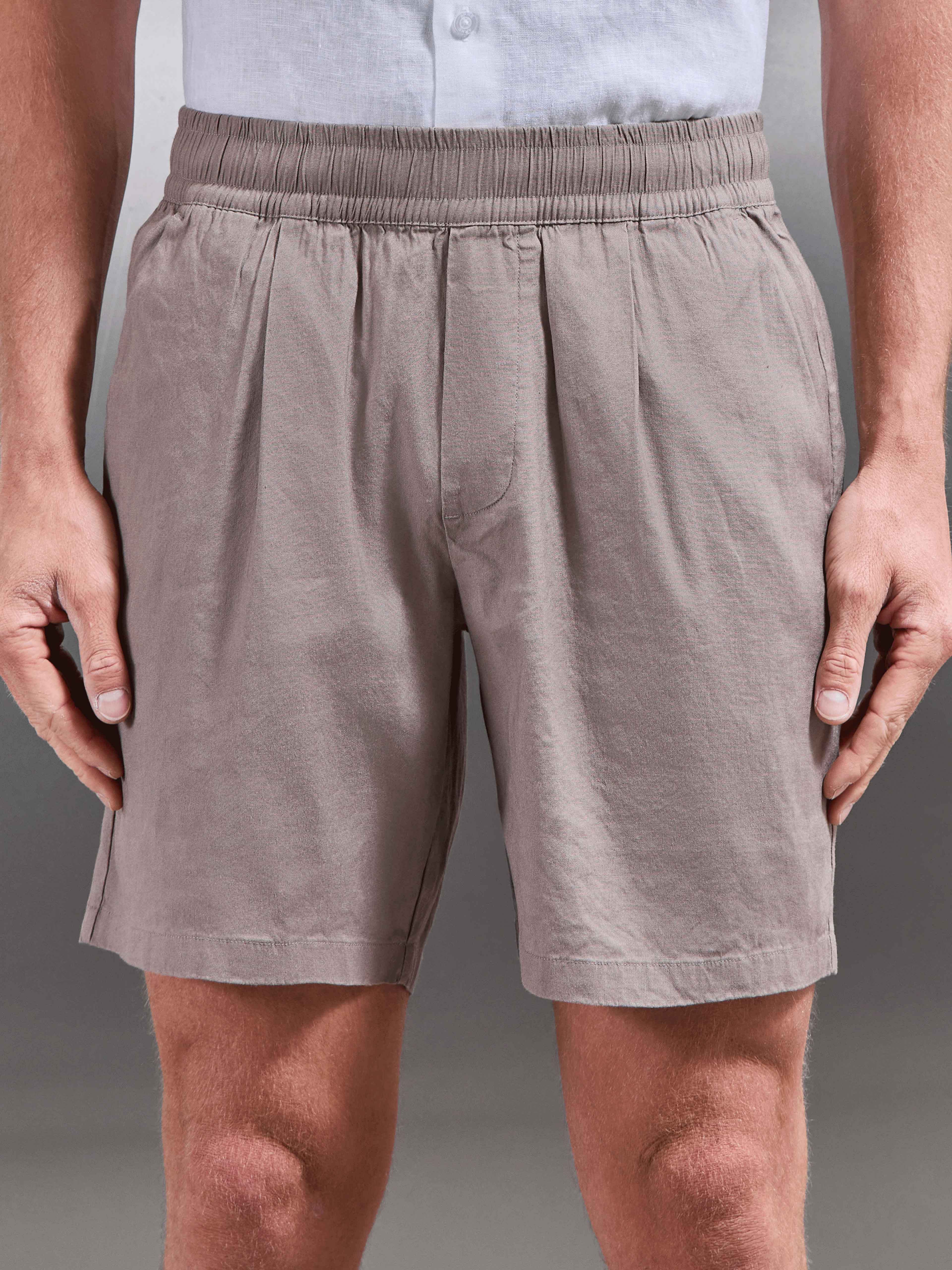 Linen Drawstring Short in Taupe