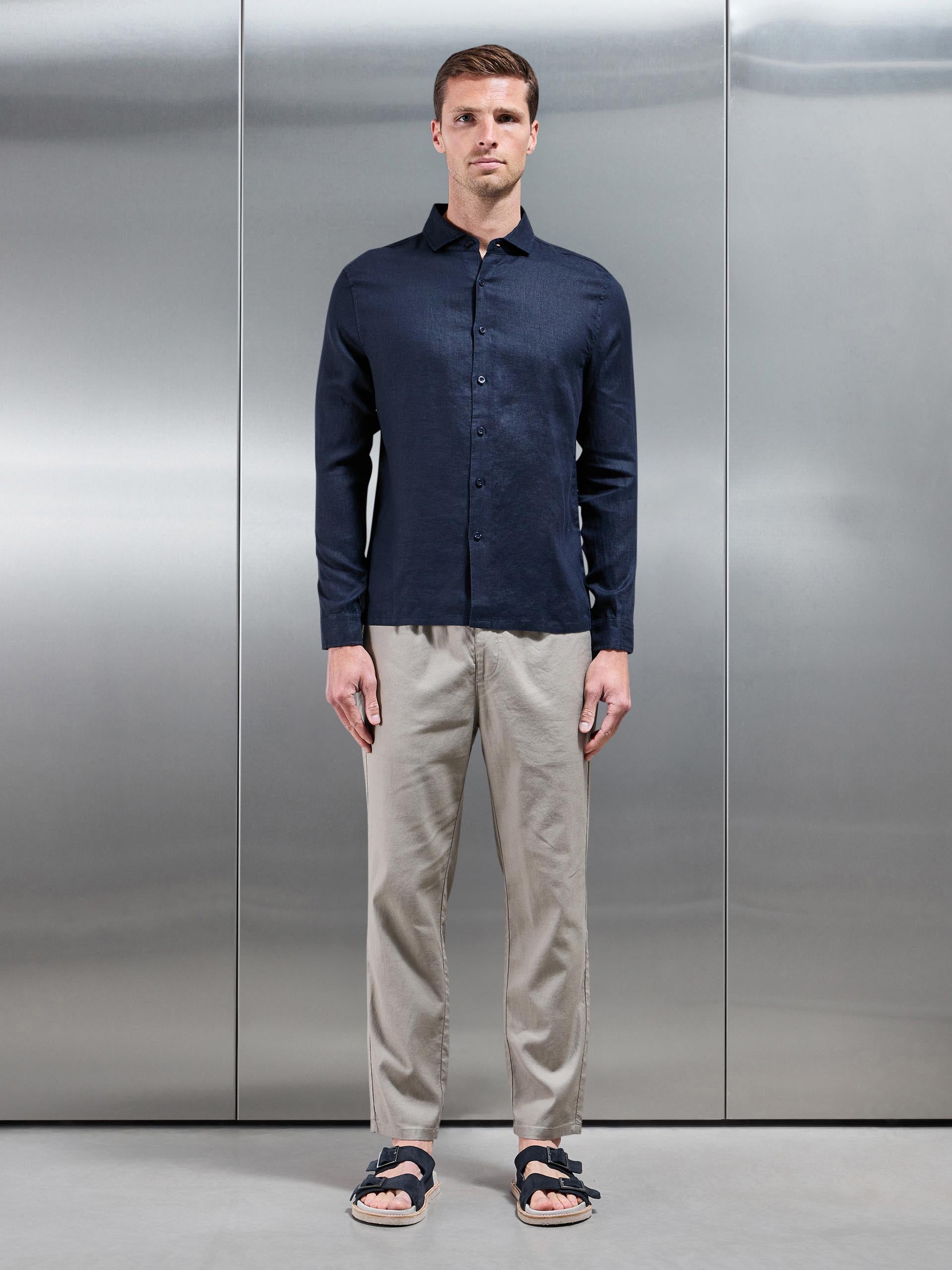 Linen Long Sleeve Cutaway Collar Shirt in Navy
