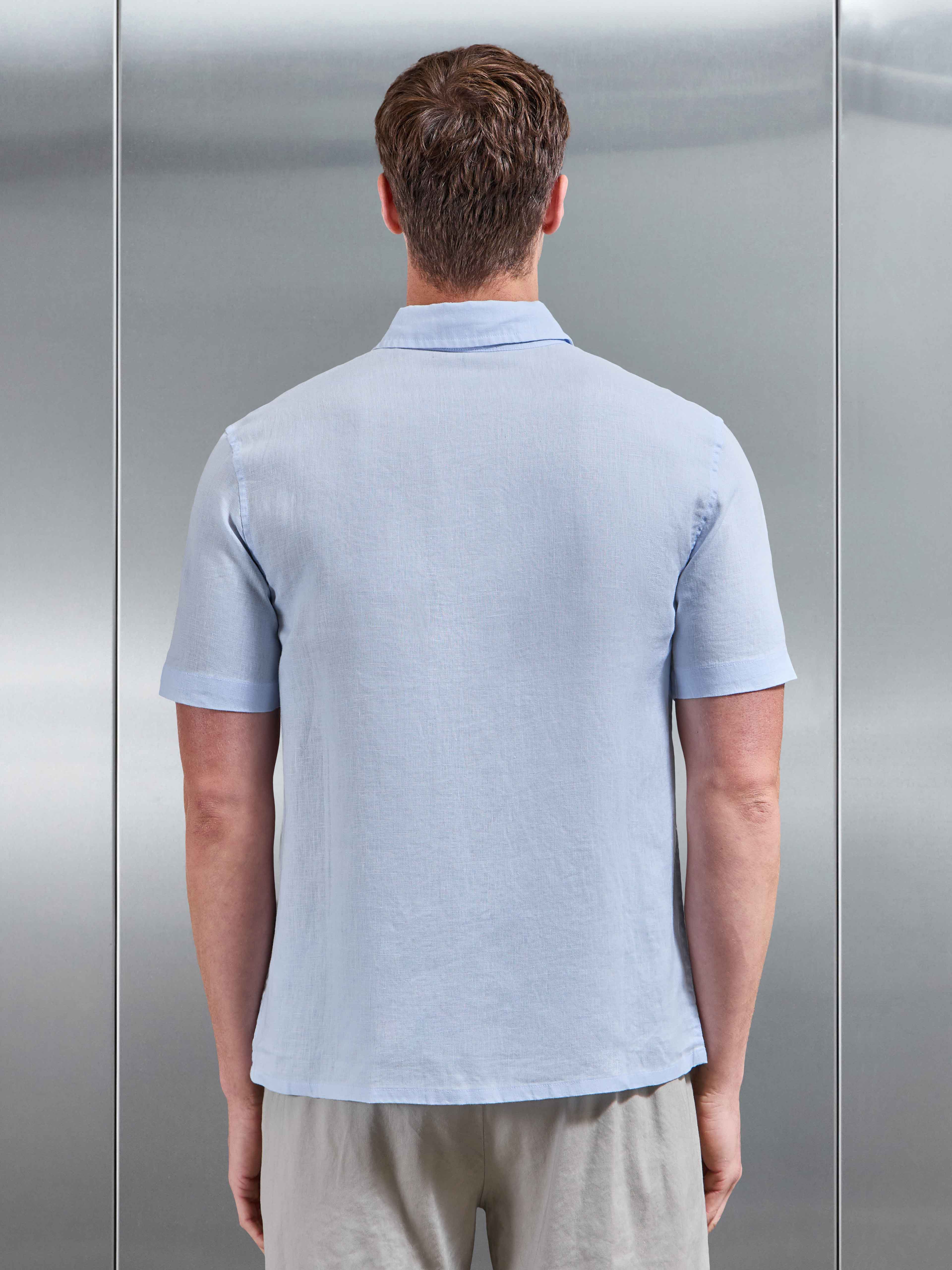 Linen Short Sleeve Cutaway Collar Shirt in Light Blue