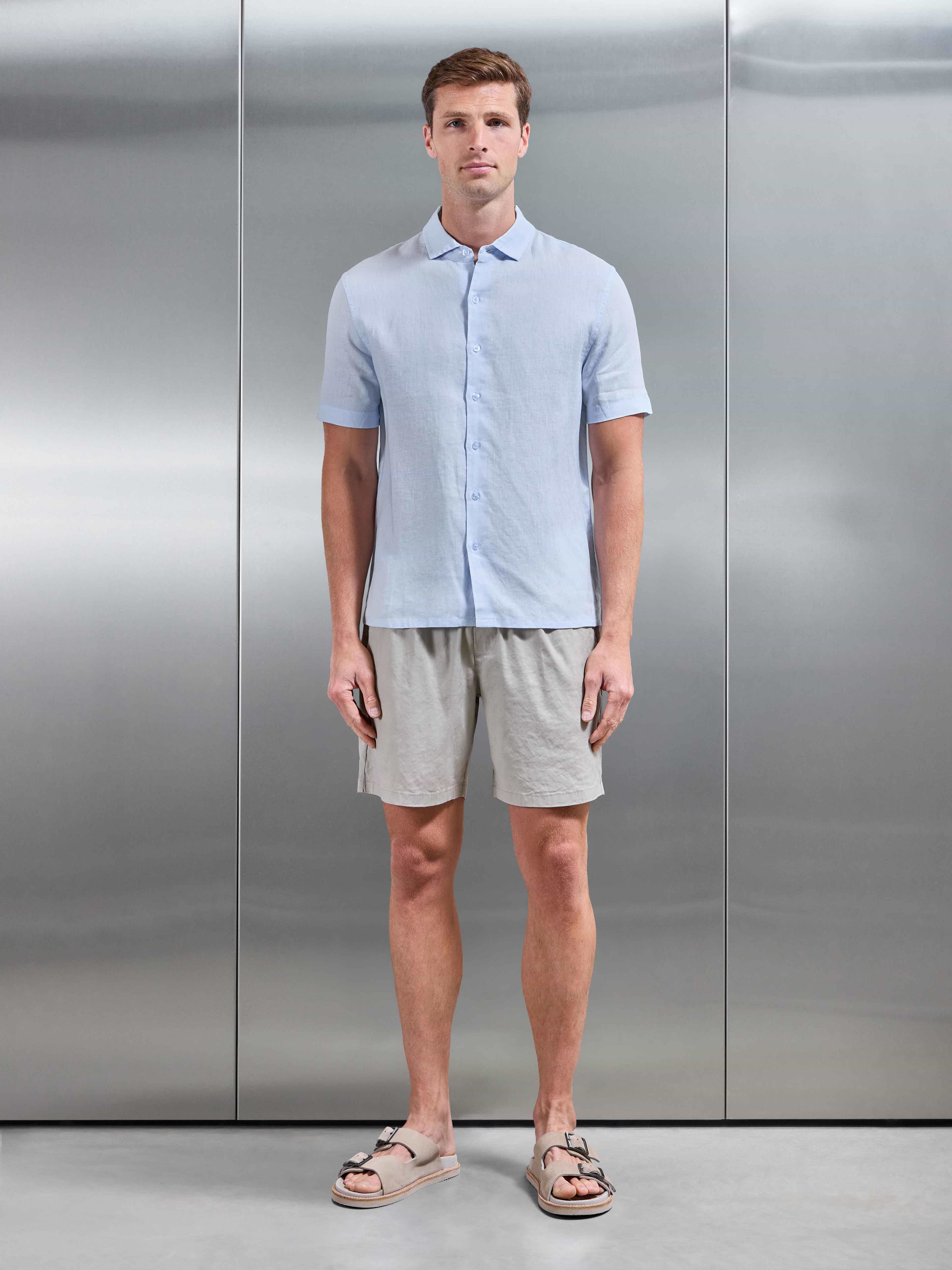 Linen Short Sleeve Cutaway Collar Shirt in Light Blue
