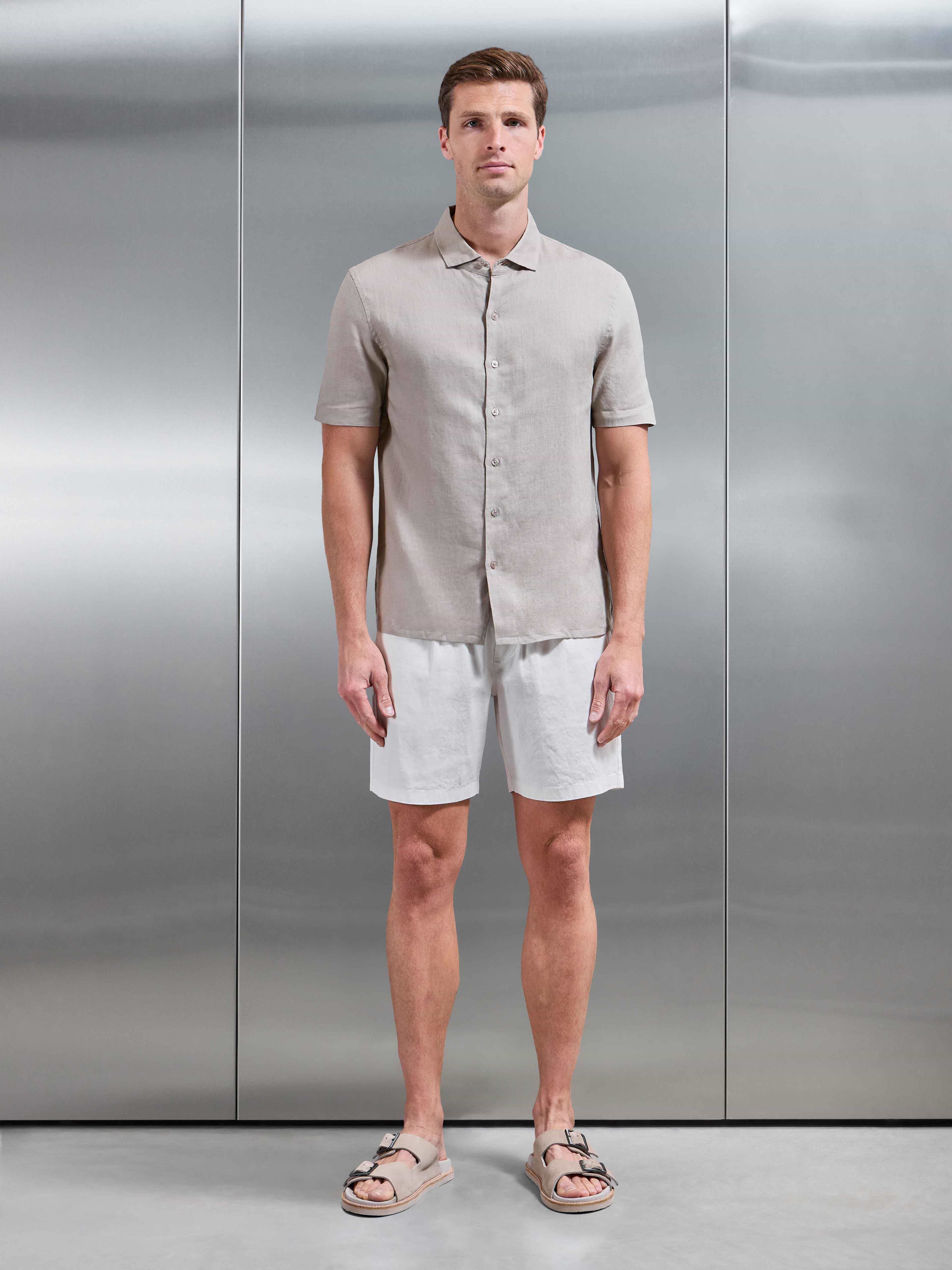 Linen Short Sleeve Cutaway Collar Shirt in Stone