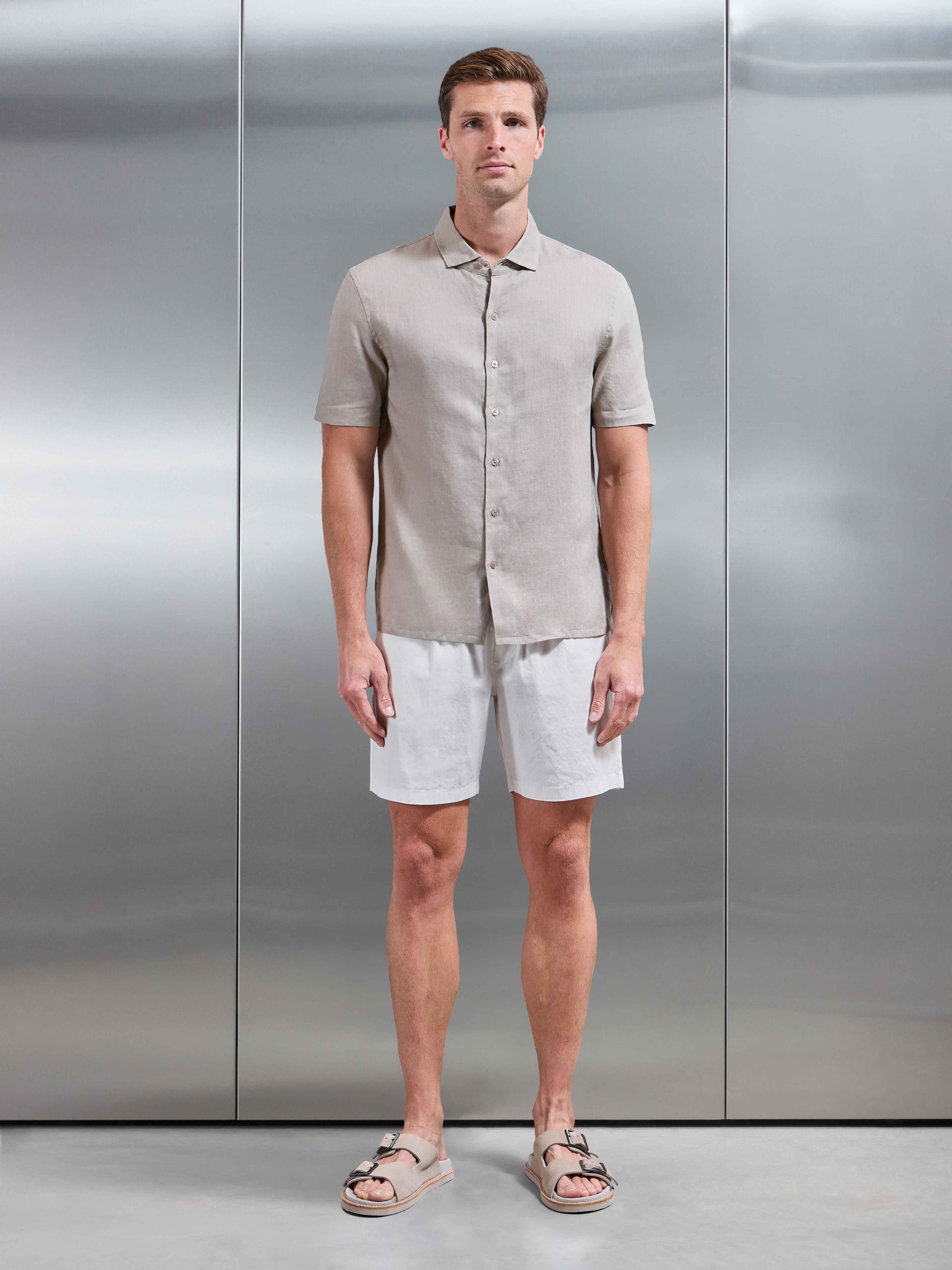 Linen Short Sleeve Cutaway Collar Shirt in Stone