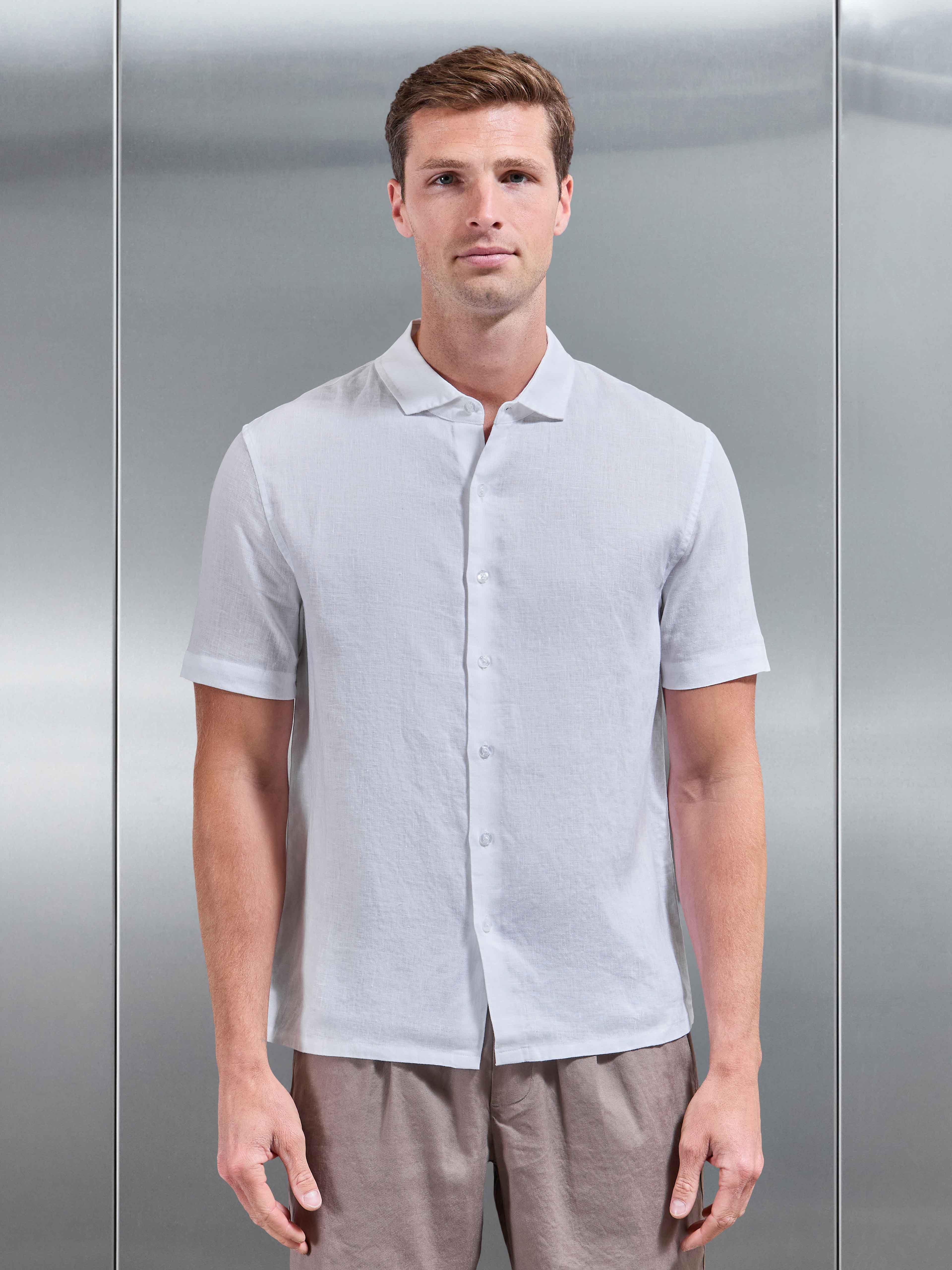 Linen Short Sleeve Cutaway Collar Shirt in White