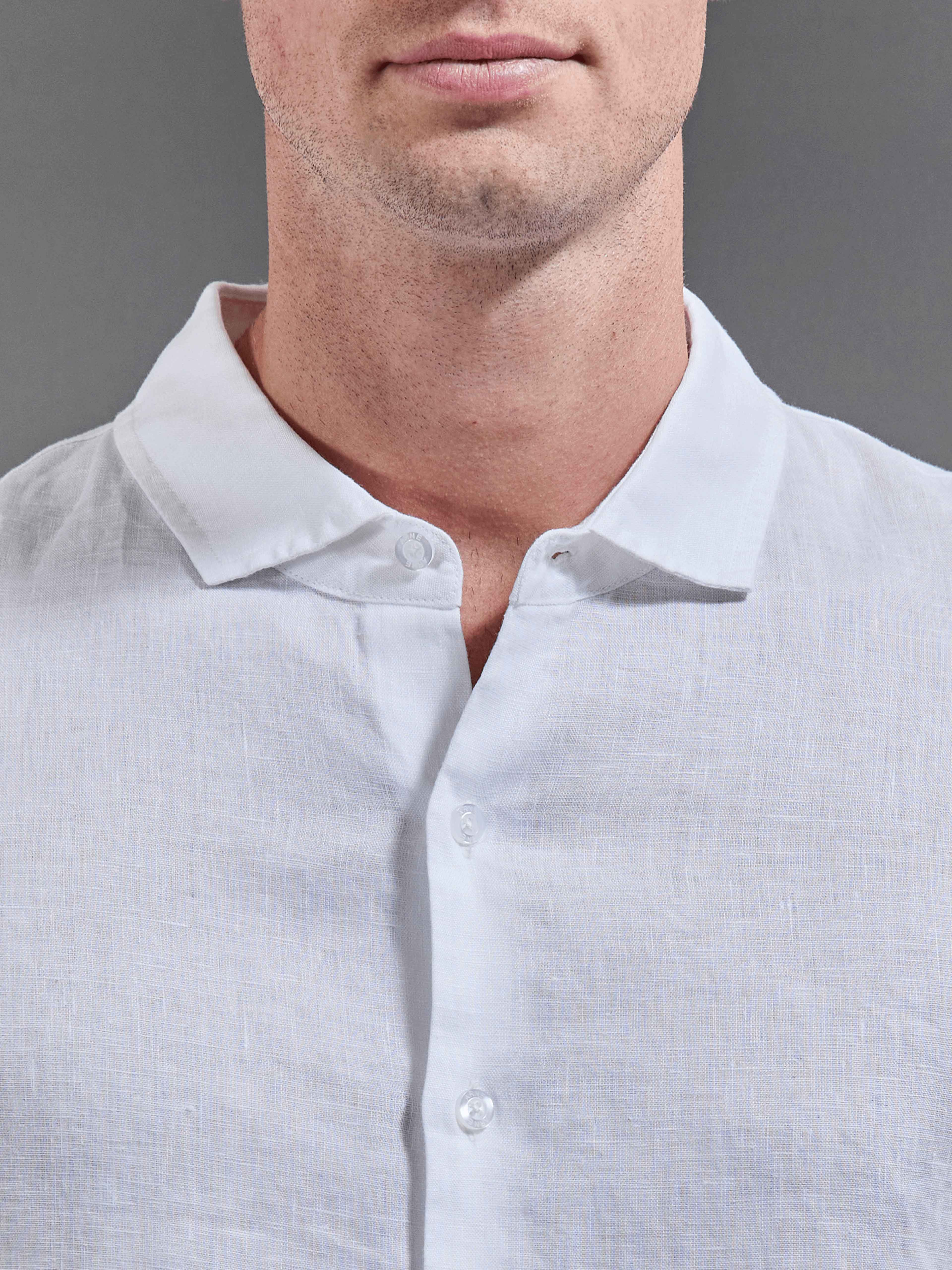 Linen Short Sleeve Cutaway Collar Shirt in White