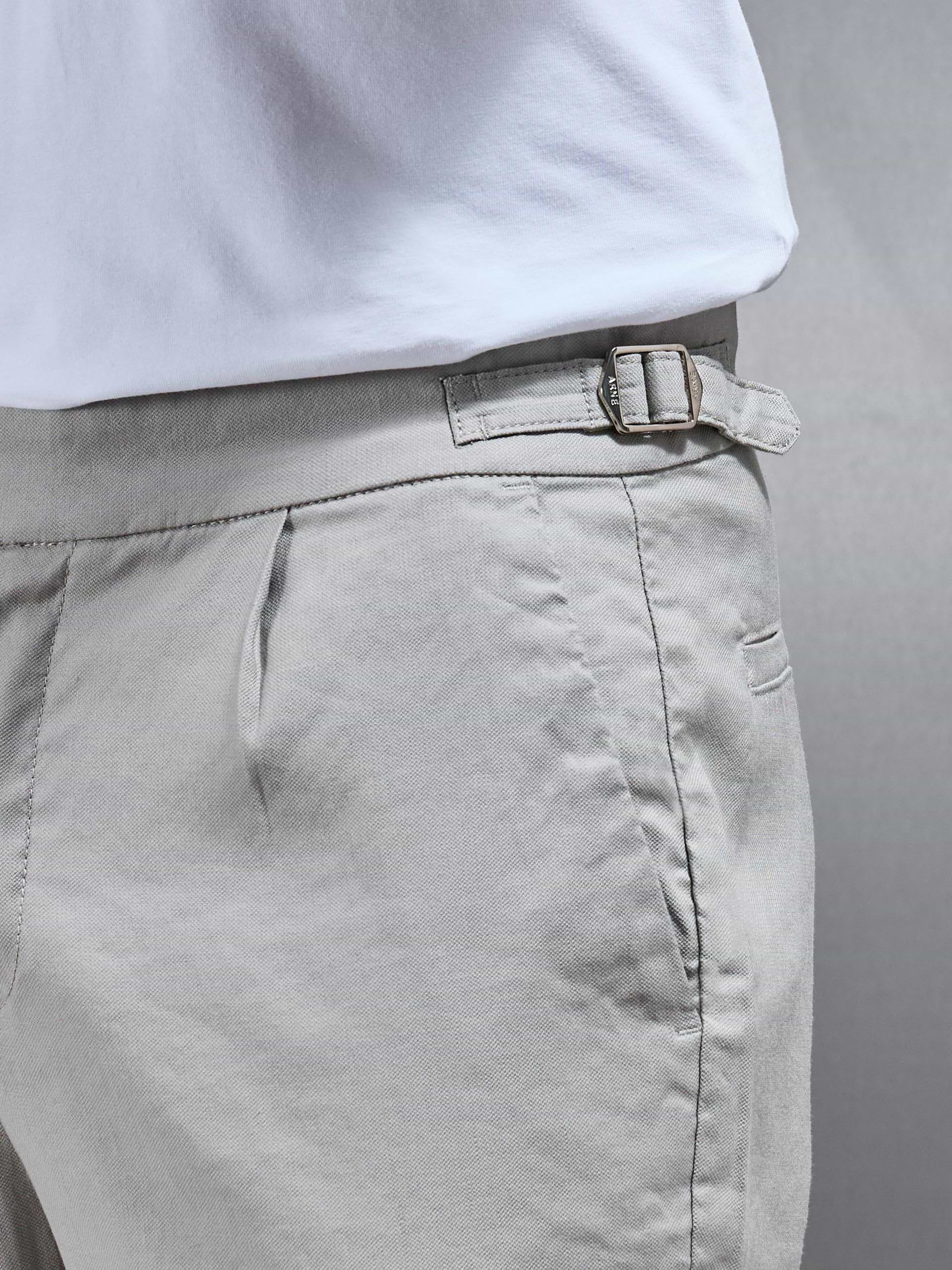 Linen Tailored Short in Stone