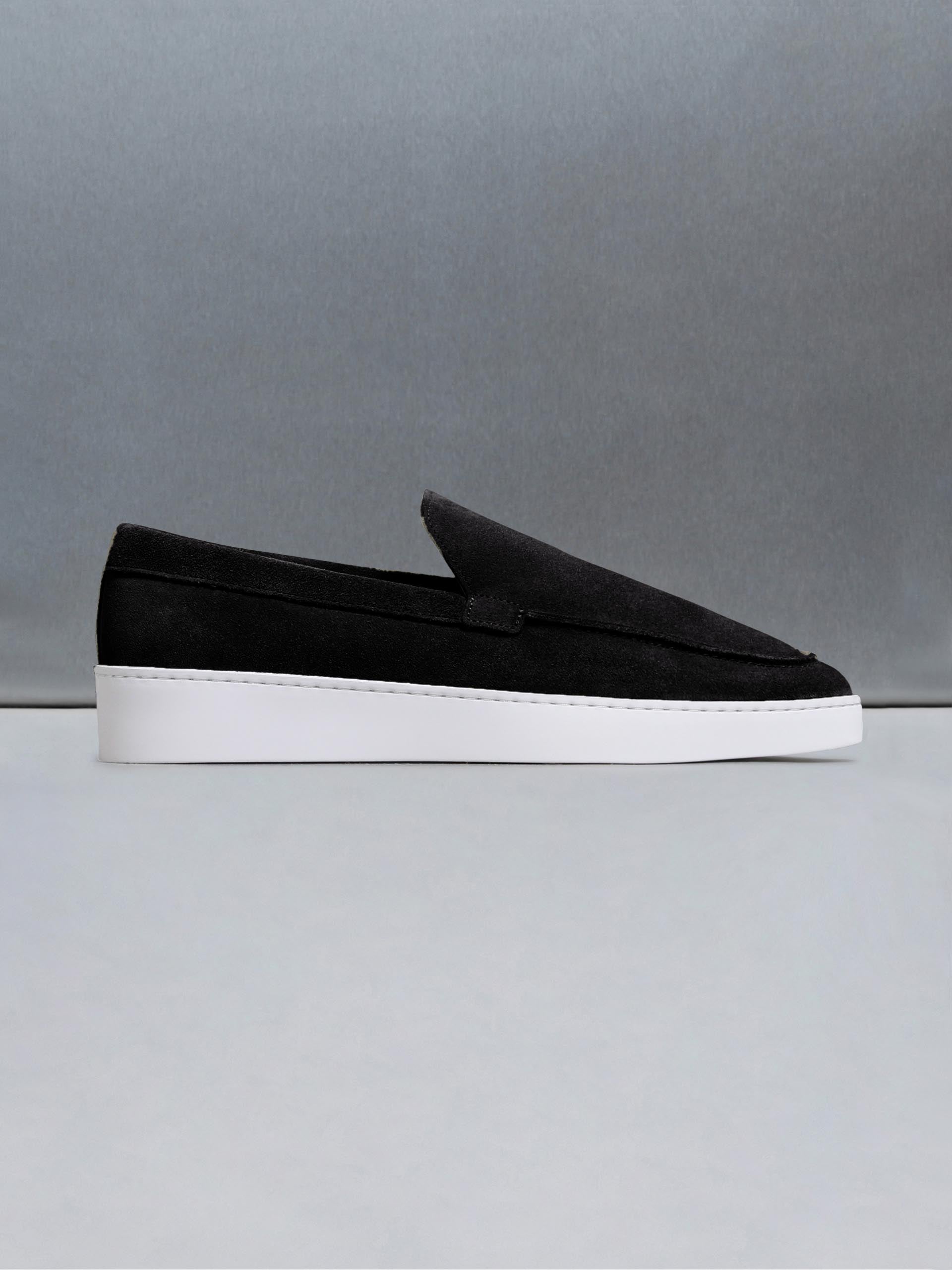 Loafer in Black