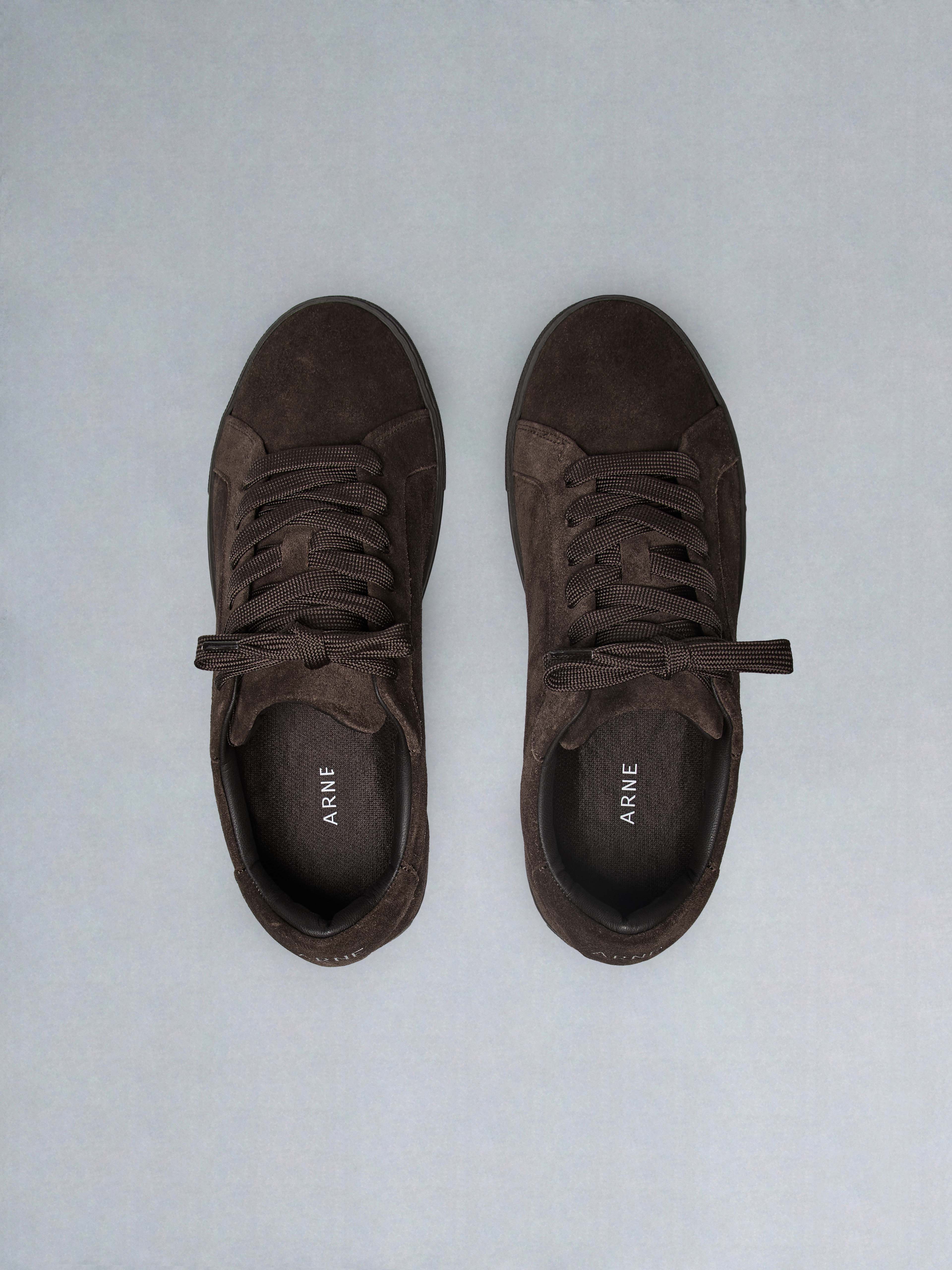 Low Essential Suede Trainer in Triple Brown