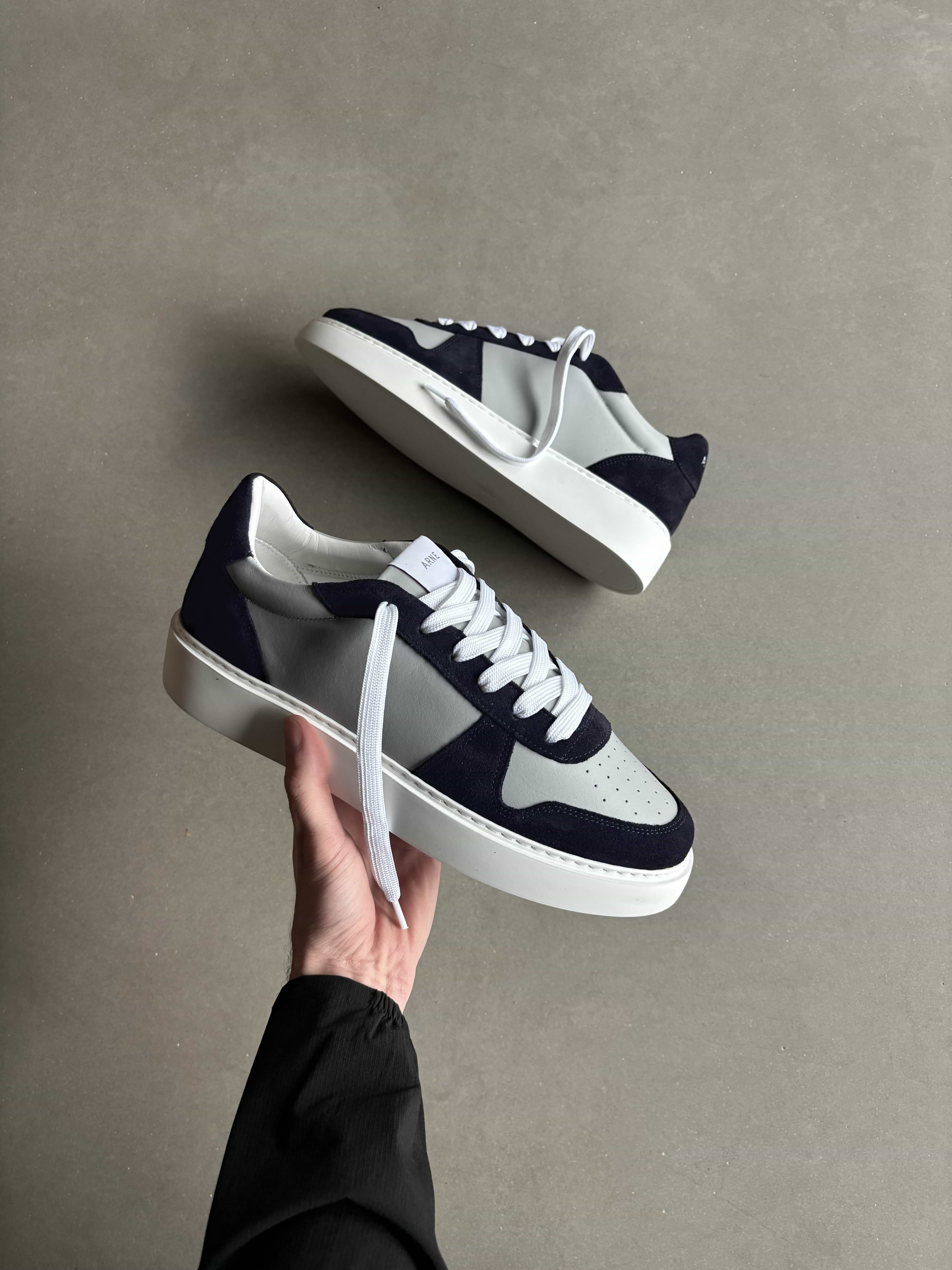 Mid Court Trainer in Grey Navy