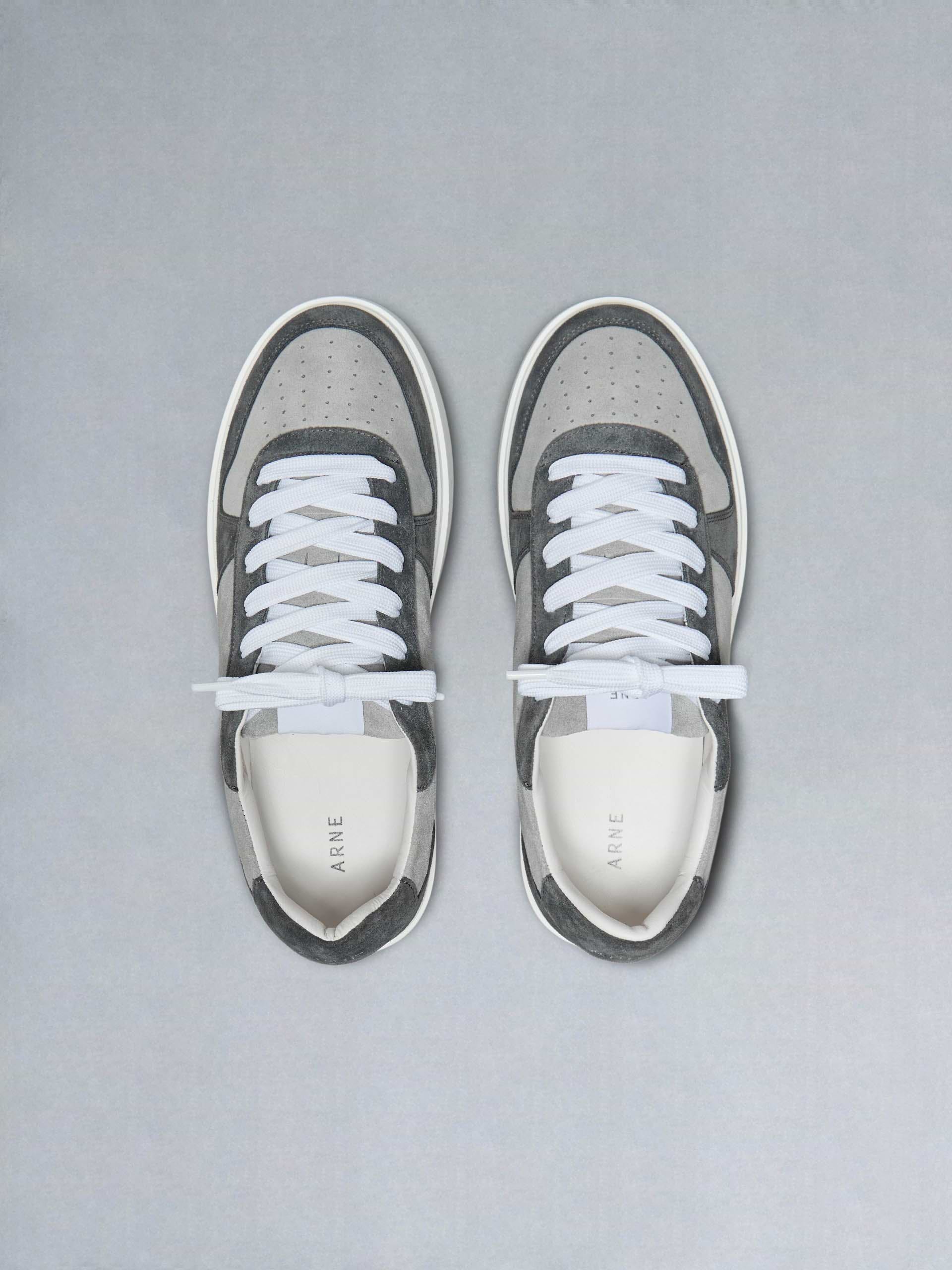 Mid Court Trainer in Grey Suede