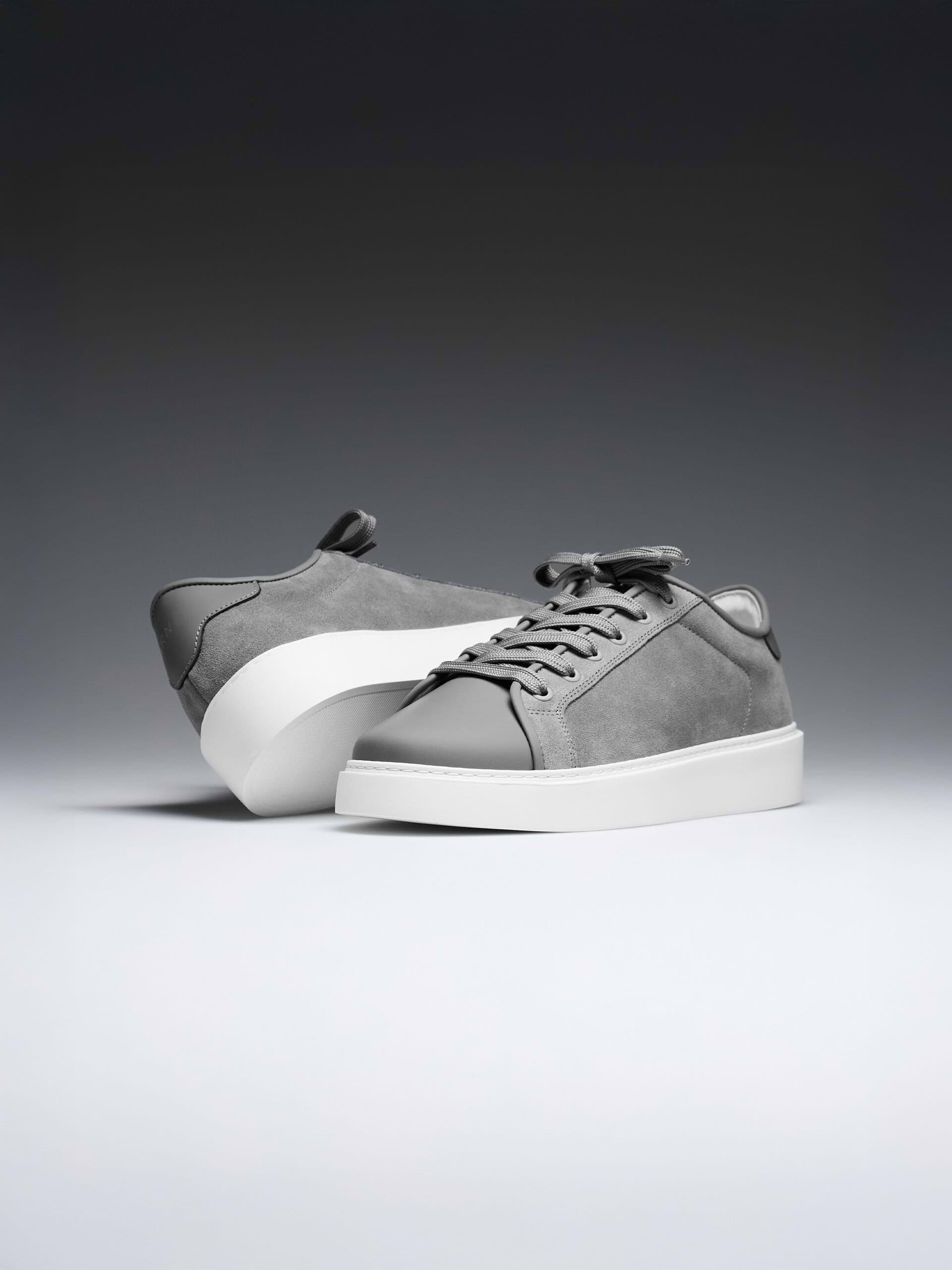 Mid Leather Toe Cap Trainer in Grey