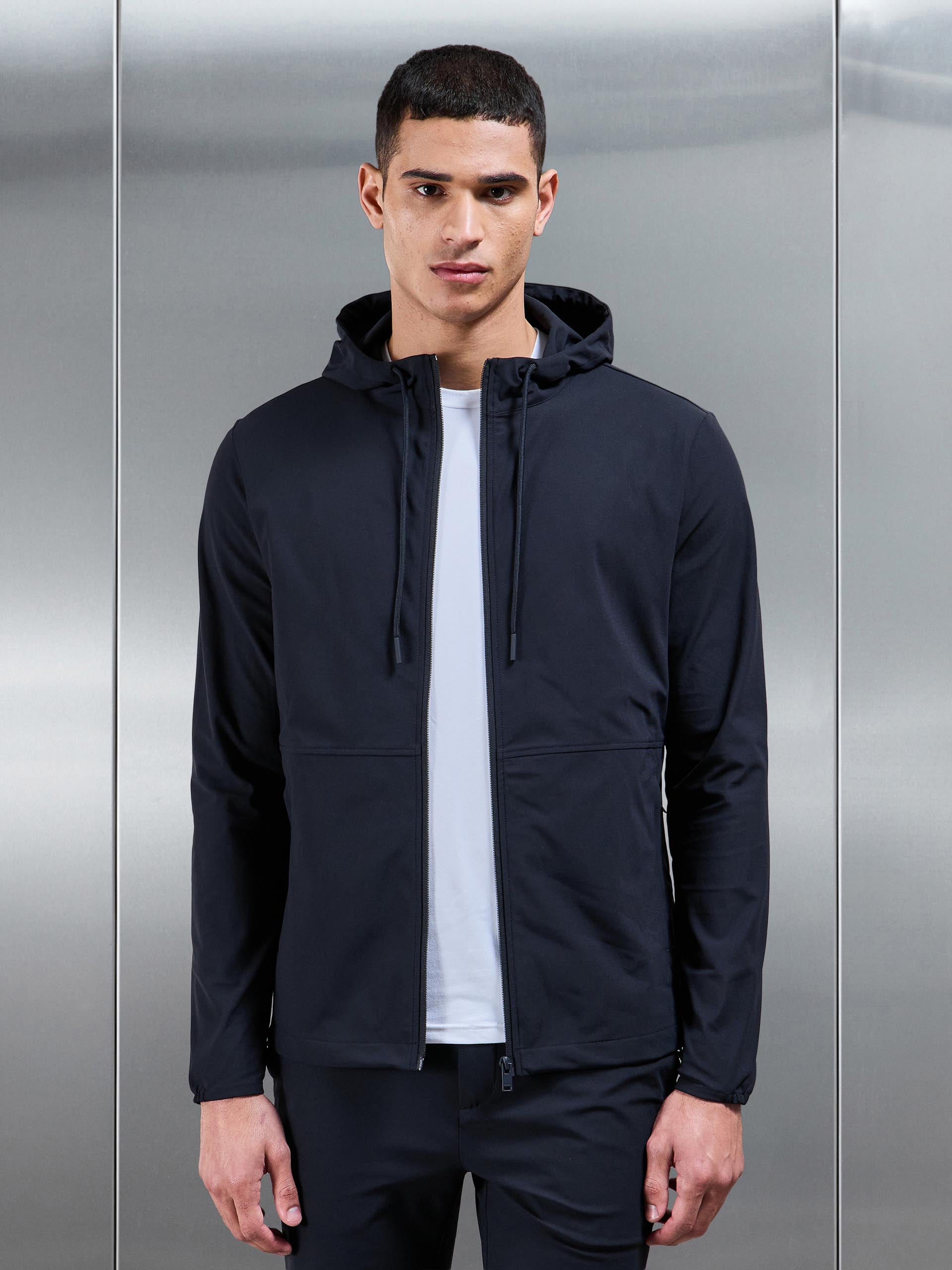 Mens 24 Hour Windbreaker in Navy