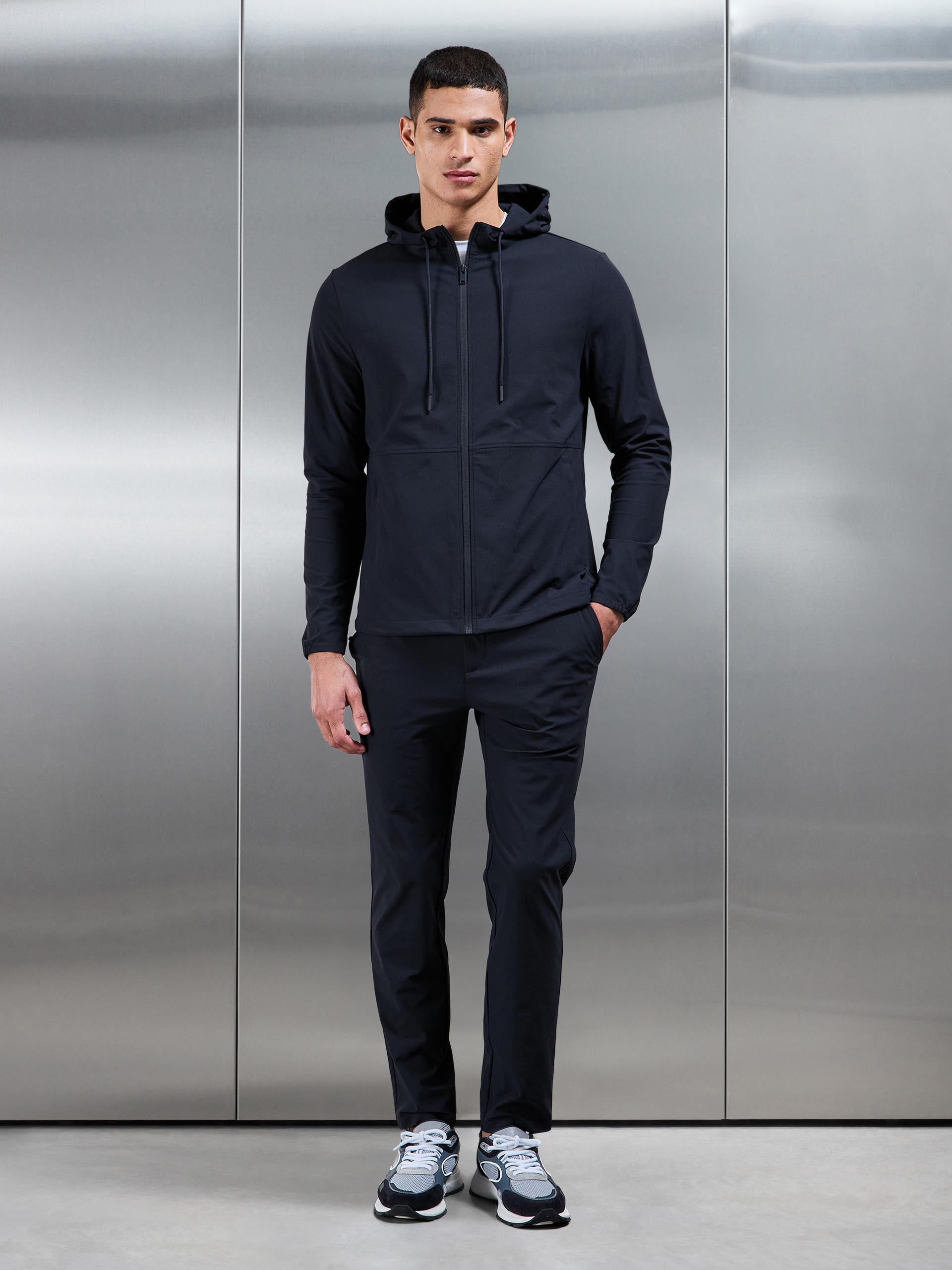 Mens 24 Hour Windbreaker in Navy