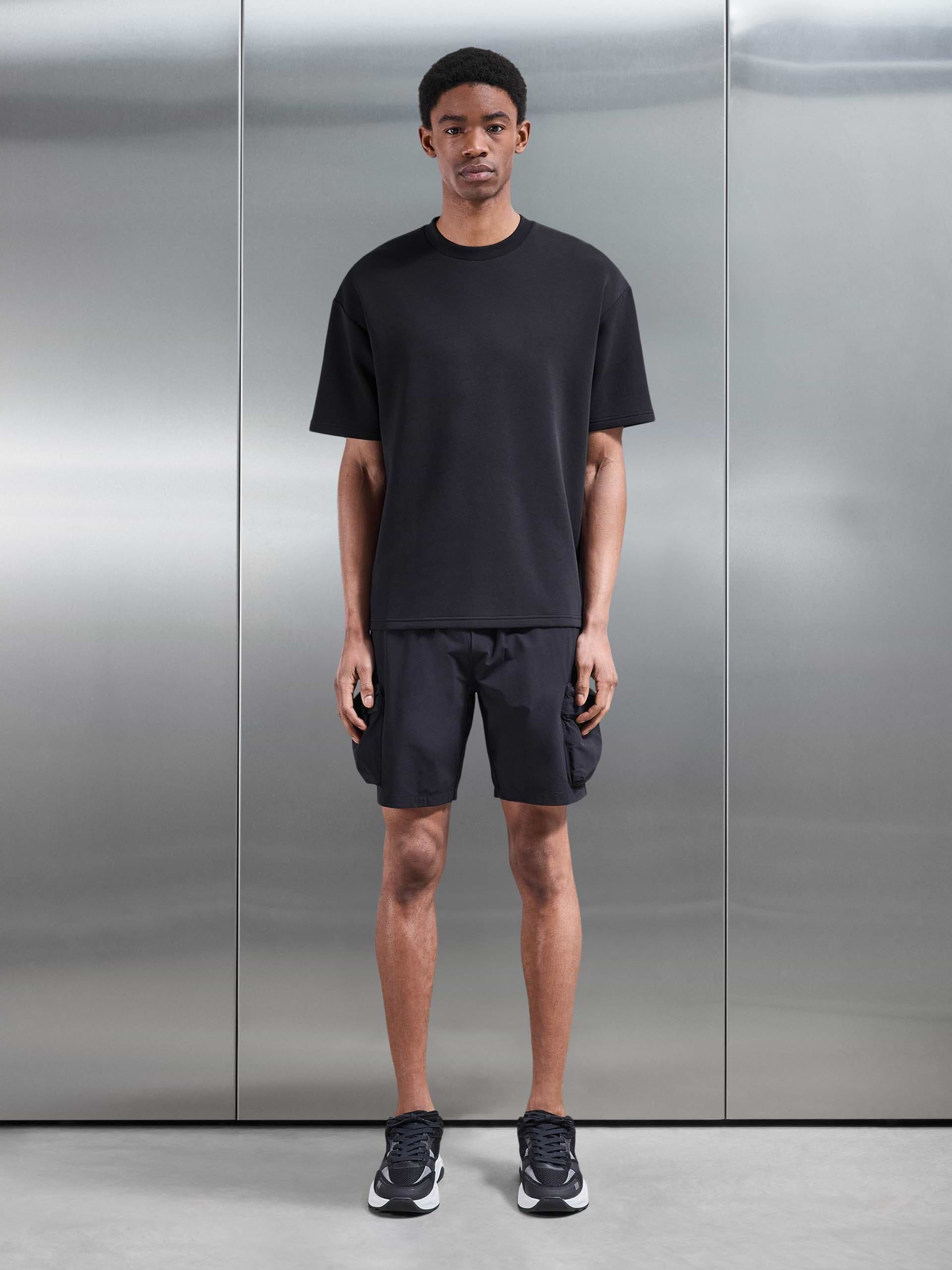 Mens 3D Pocket Cargo Short in Black