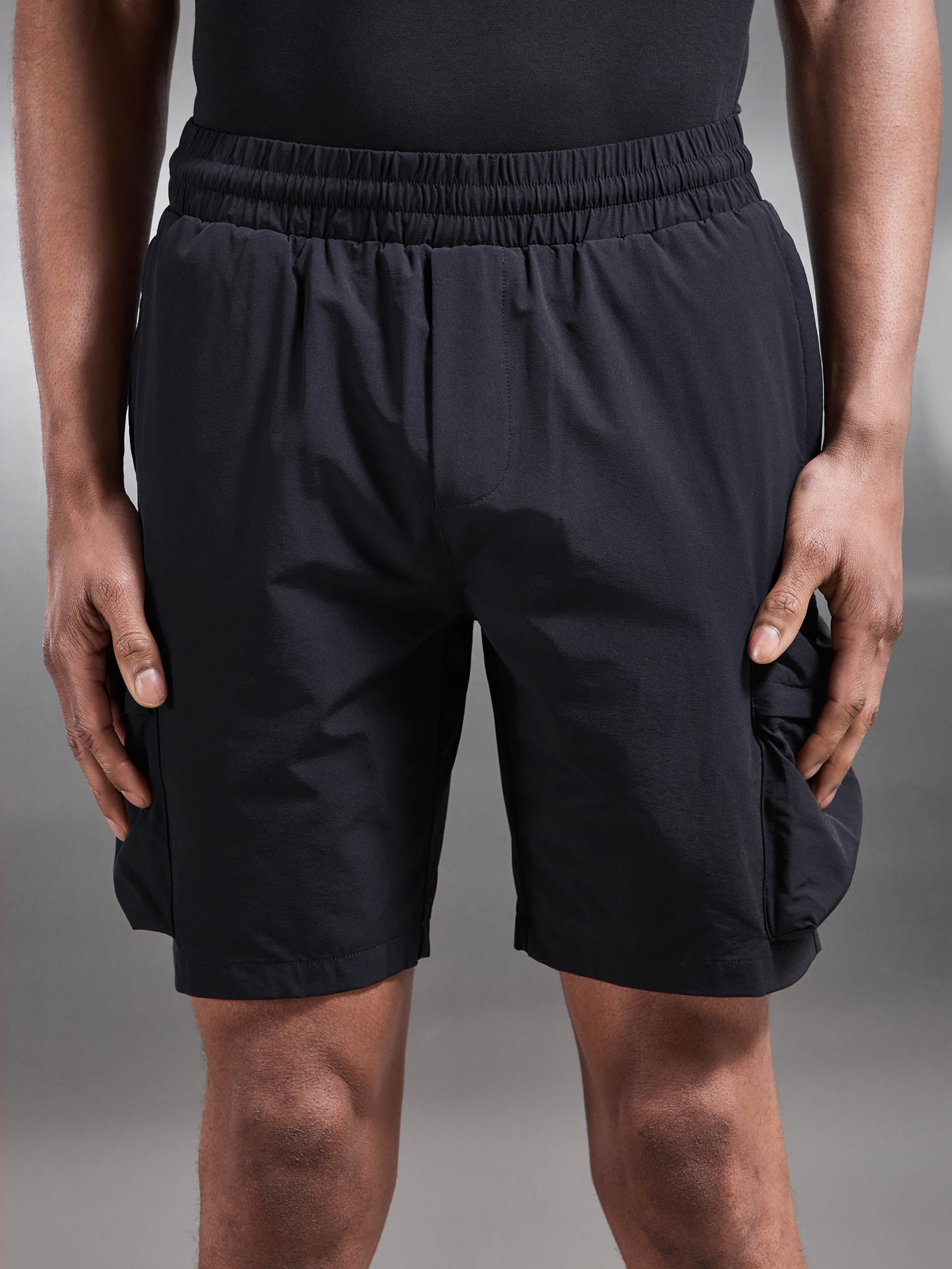Mens 3D Pocket Cargo Short in Black