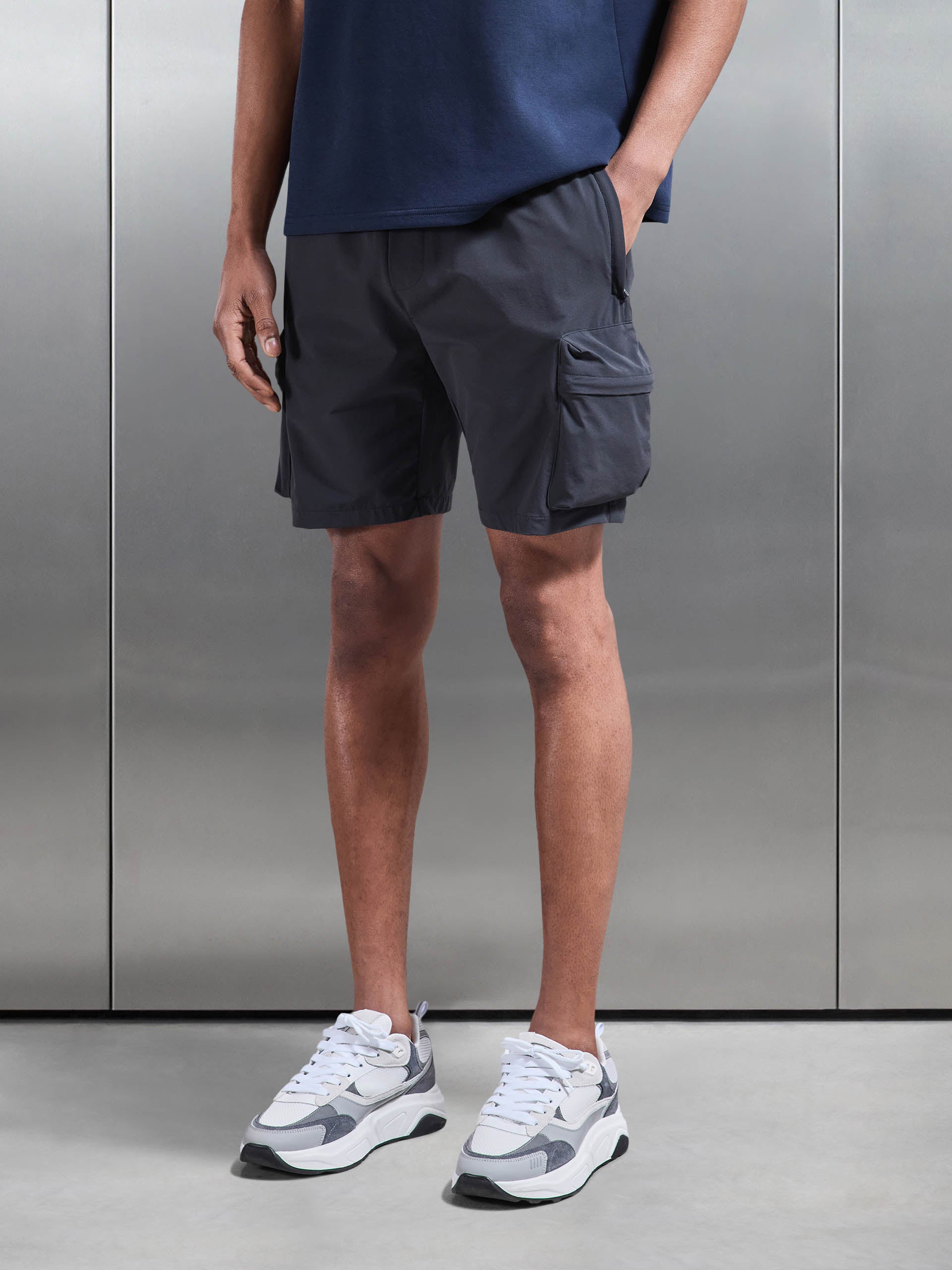 Mens 3D Pocket Cargo Short in Grey
