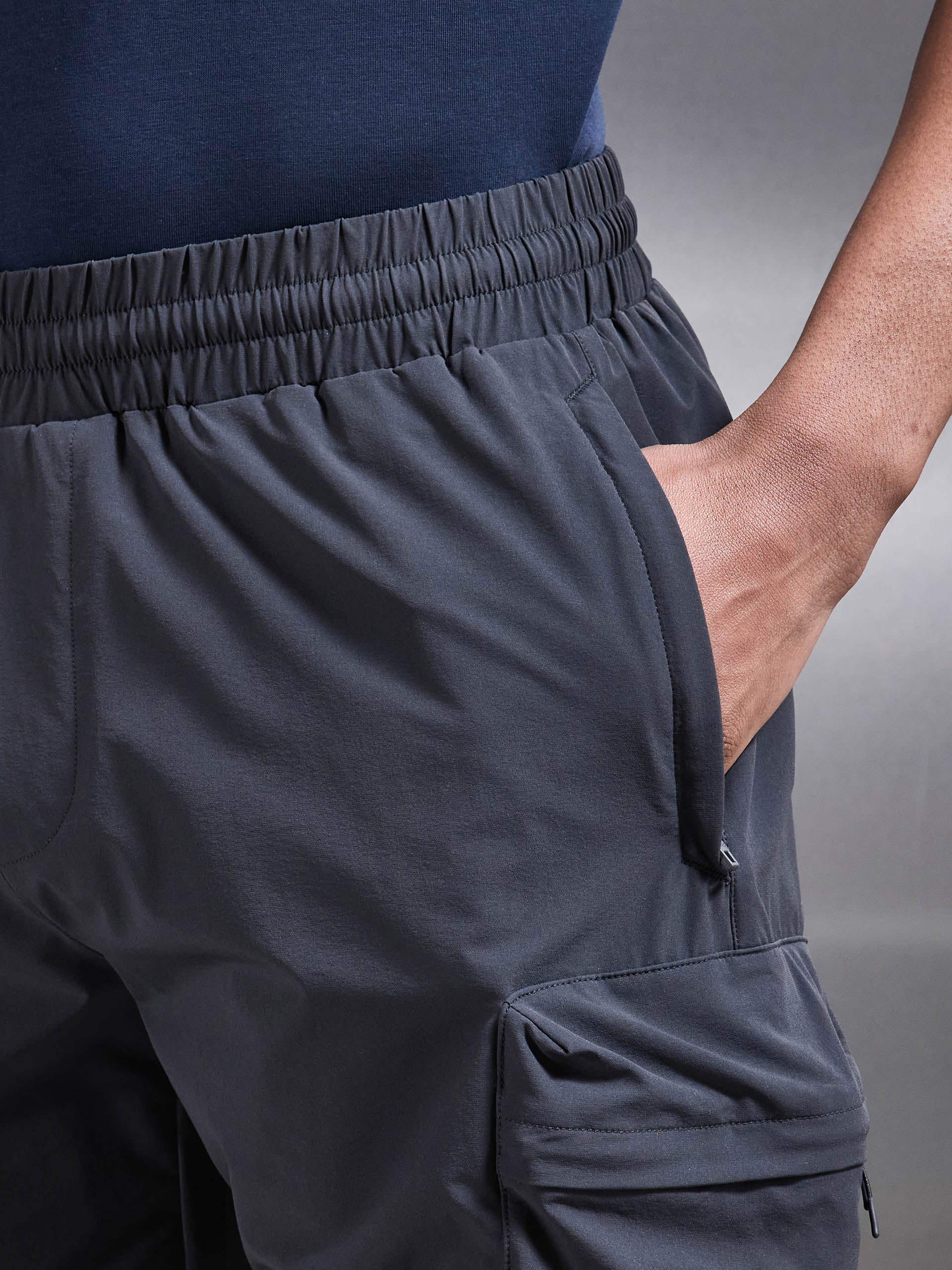 Mens 3D Pocket Cargo Short in Grey