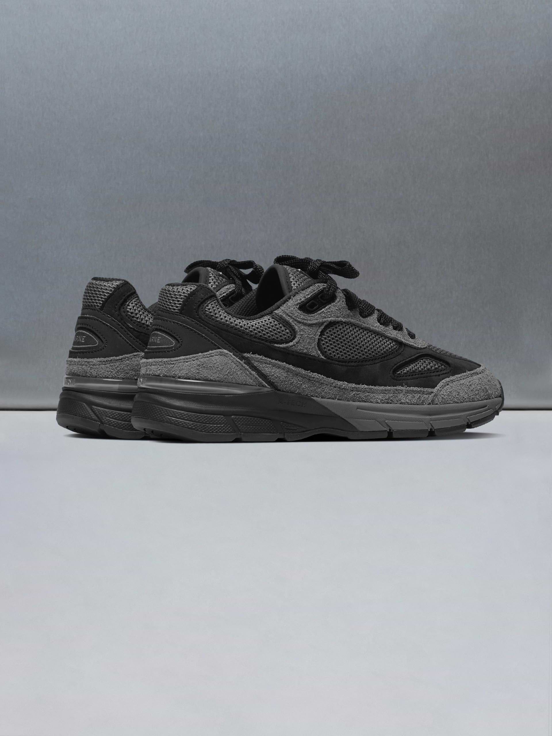 A-Tech 18 in Charcoal Black
