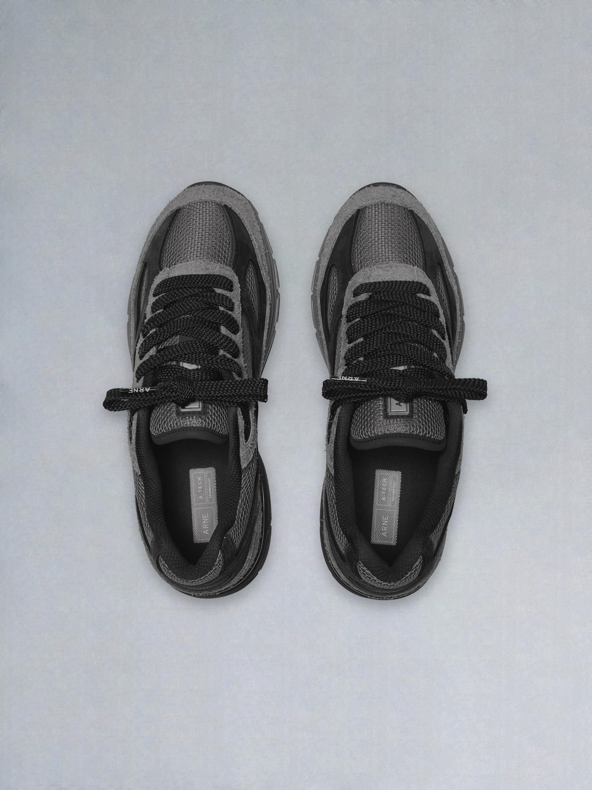 Mens A-Tech 18 in Charcoal Black