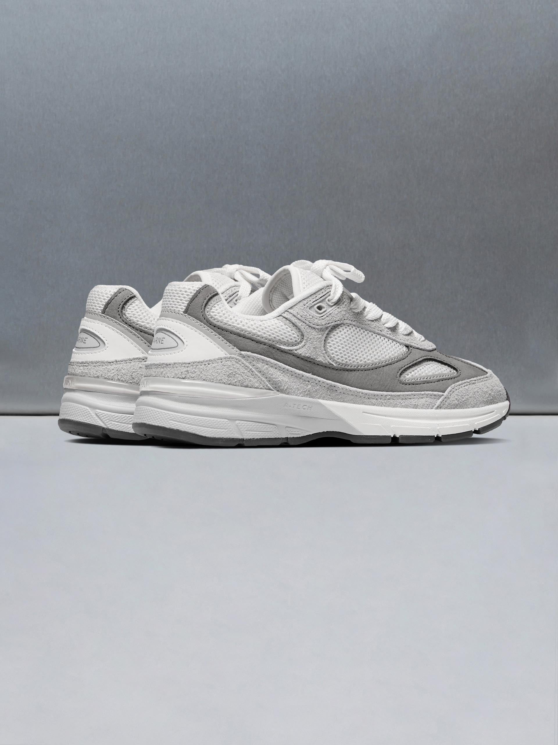 Mens A-Tech 18 in White Grey