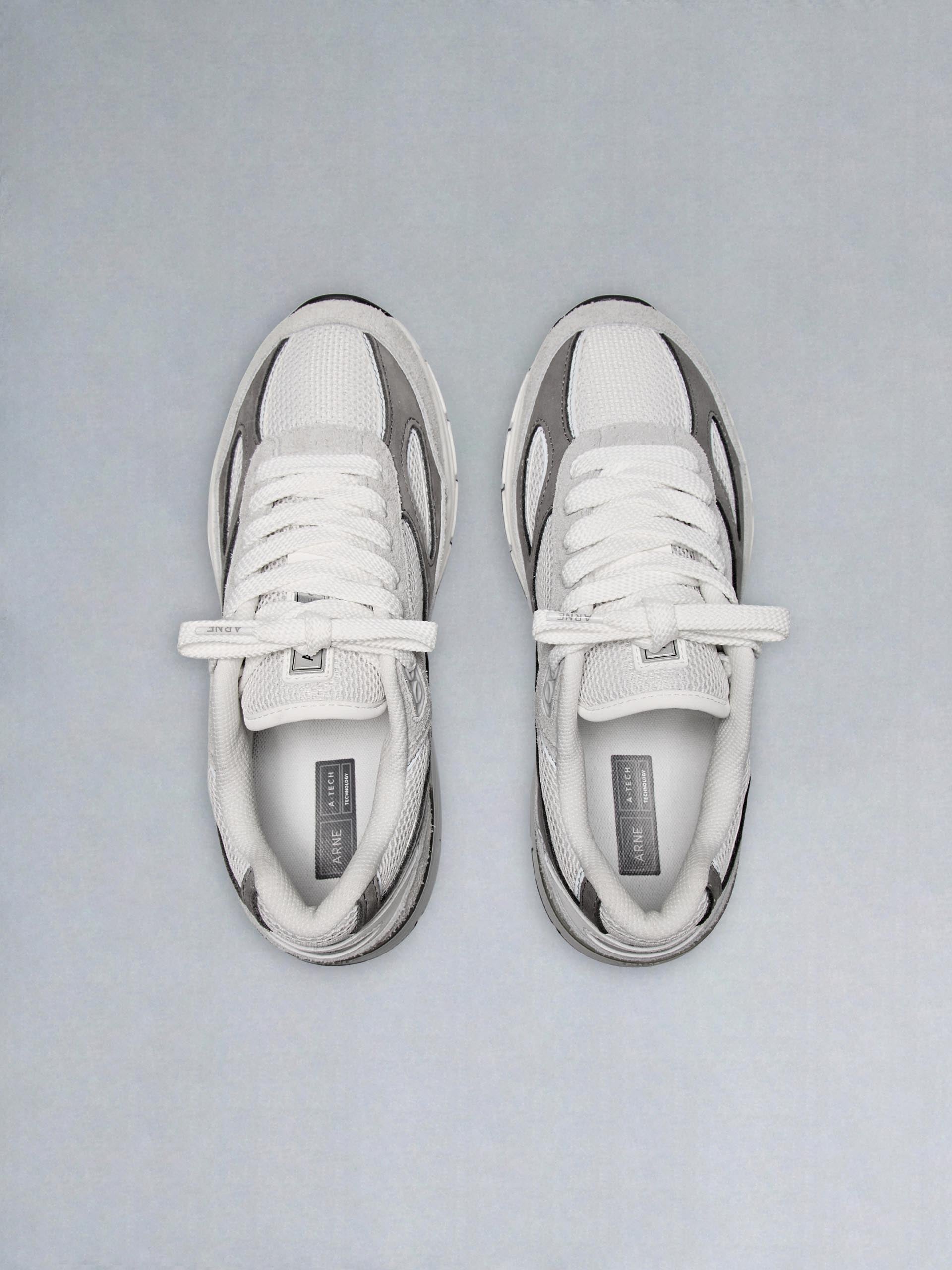 Mens A-Tech 18 in White Grey