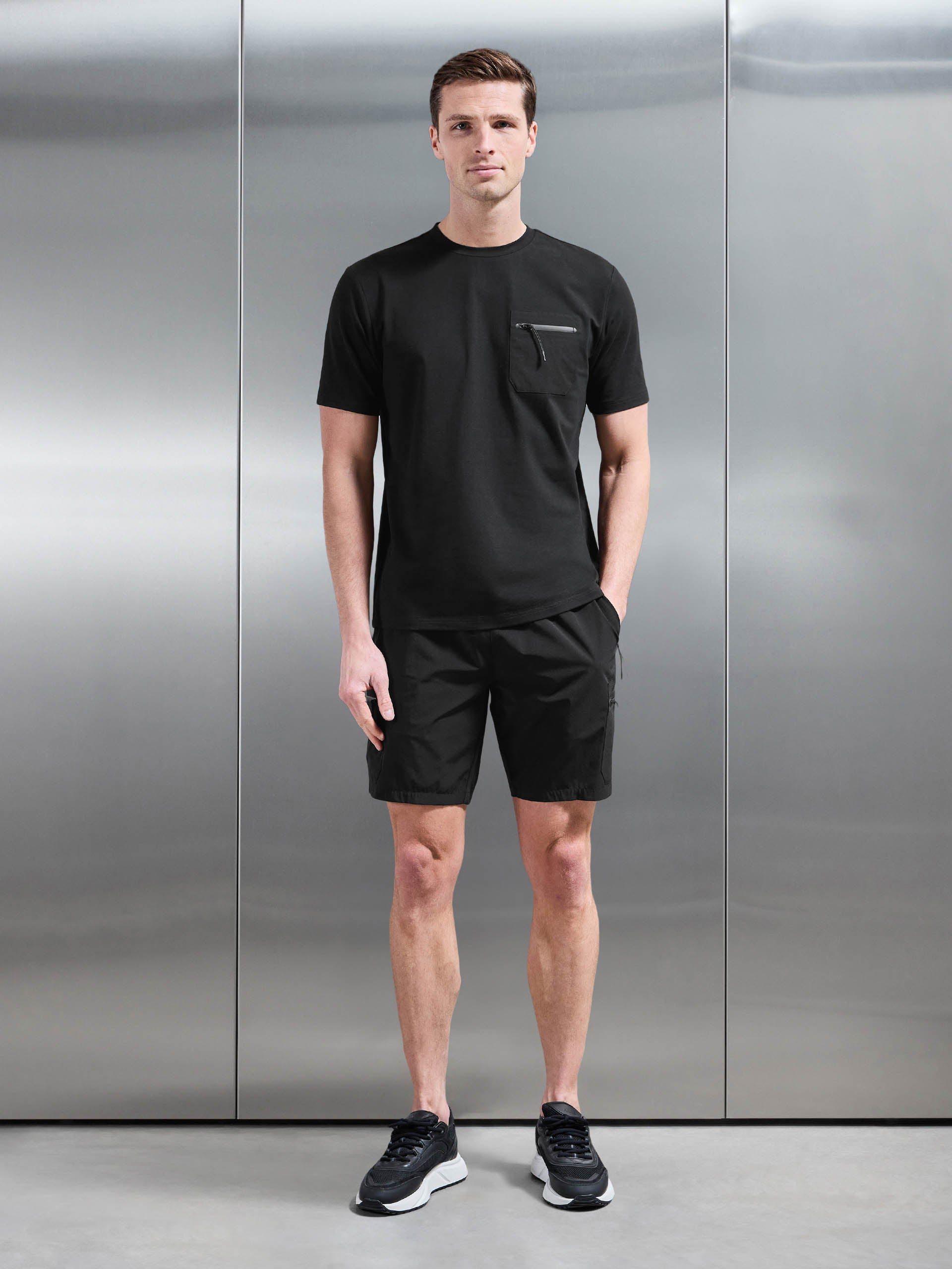 Mens Active Cargo Short in Black