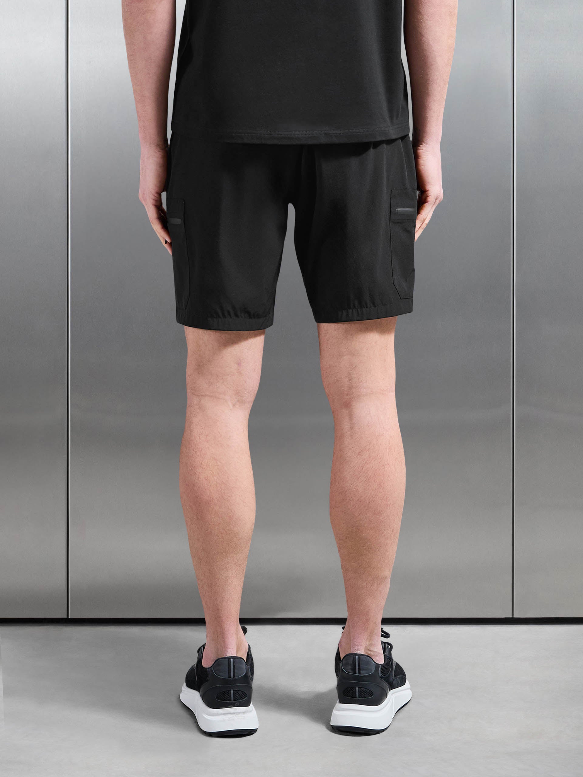Mens Active Cargo Short in Black
