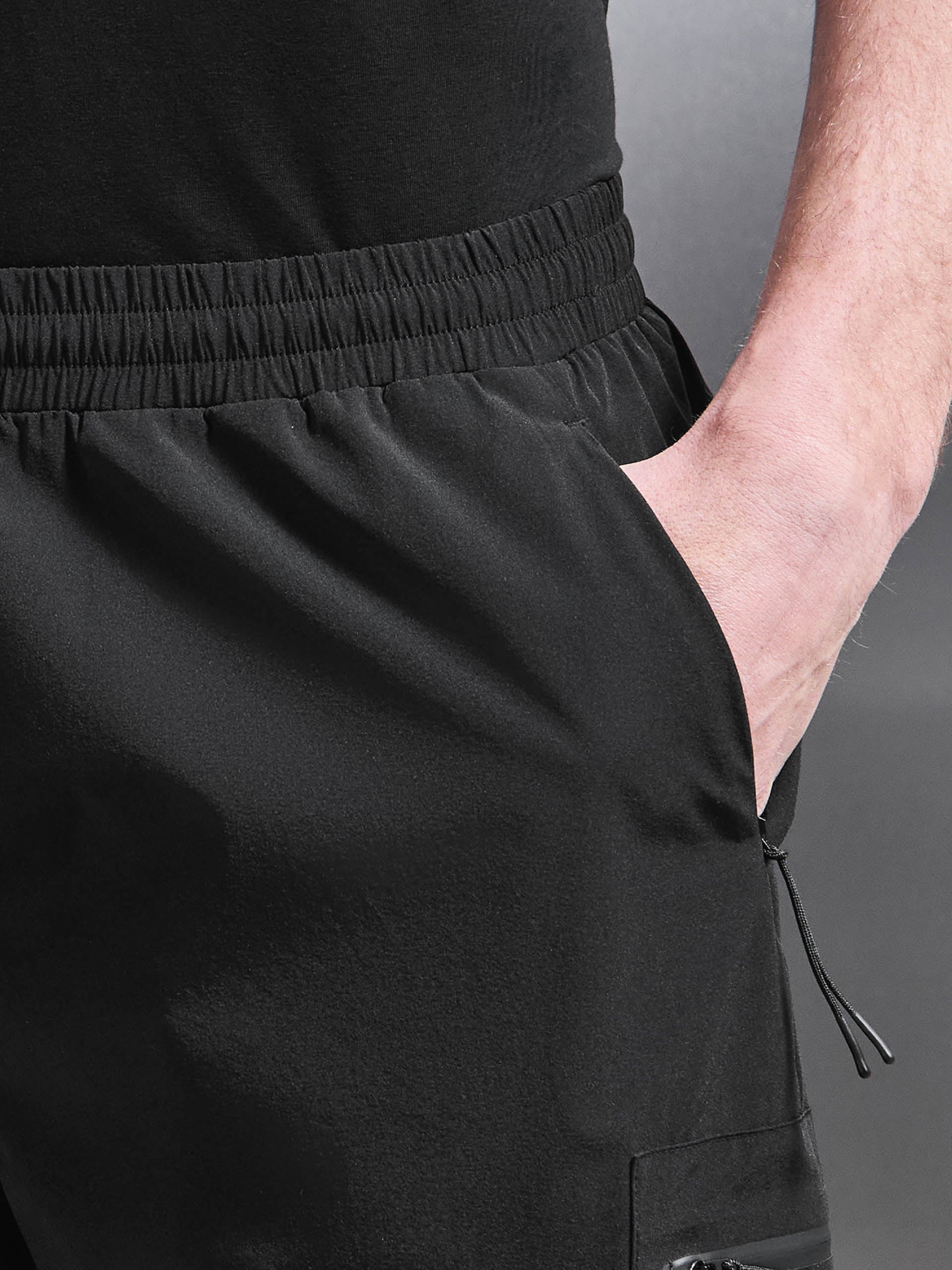 Mens Active Cargo Short in Black