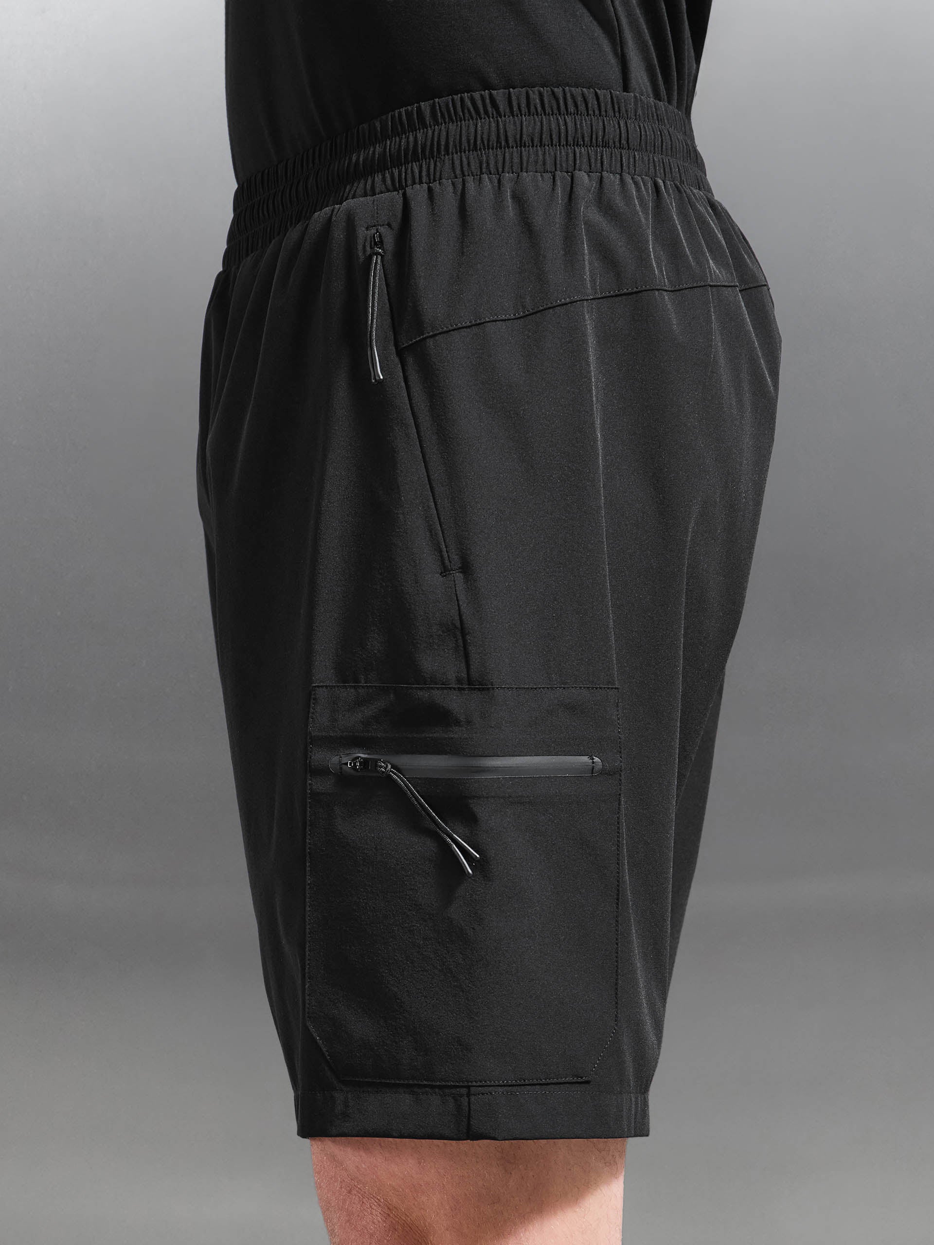 Mens Active Cargo Short in Black