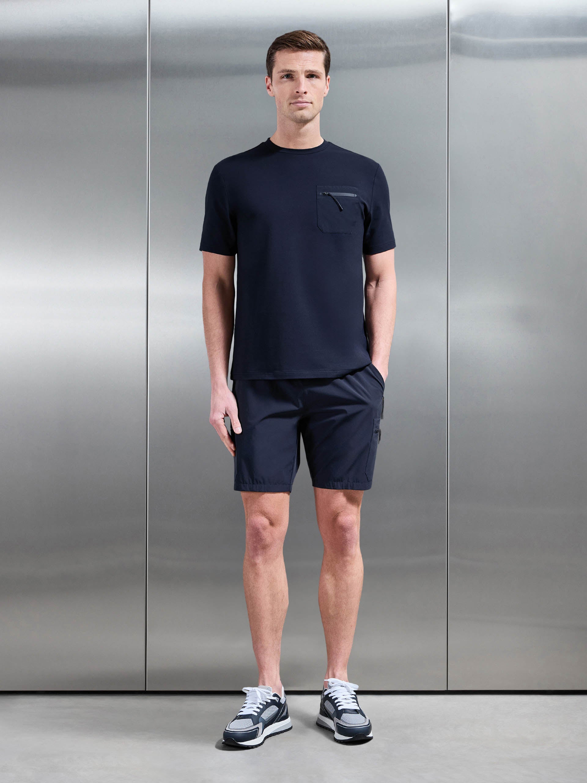 Mens Active Cargo Short in Navy